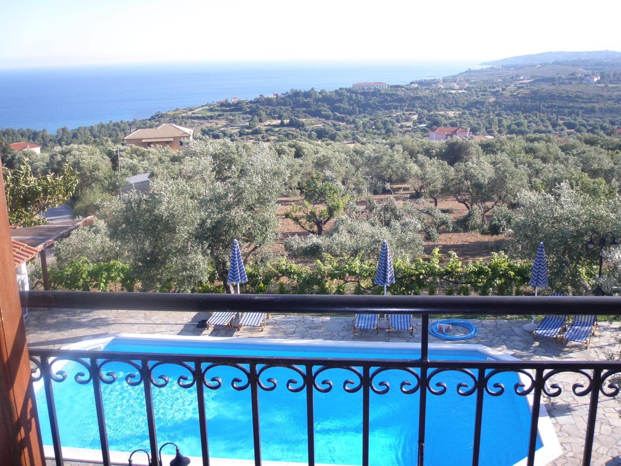 Manolia * Trapezaki (Kefalonia)