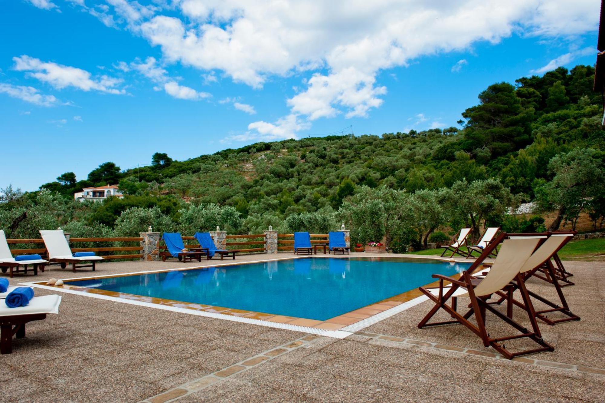 Takis Aparthotel Ksanemos