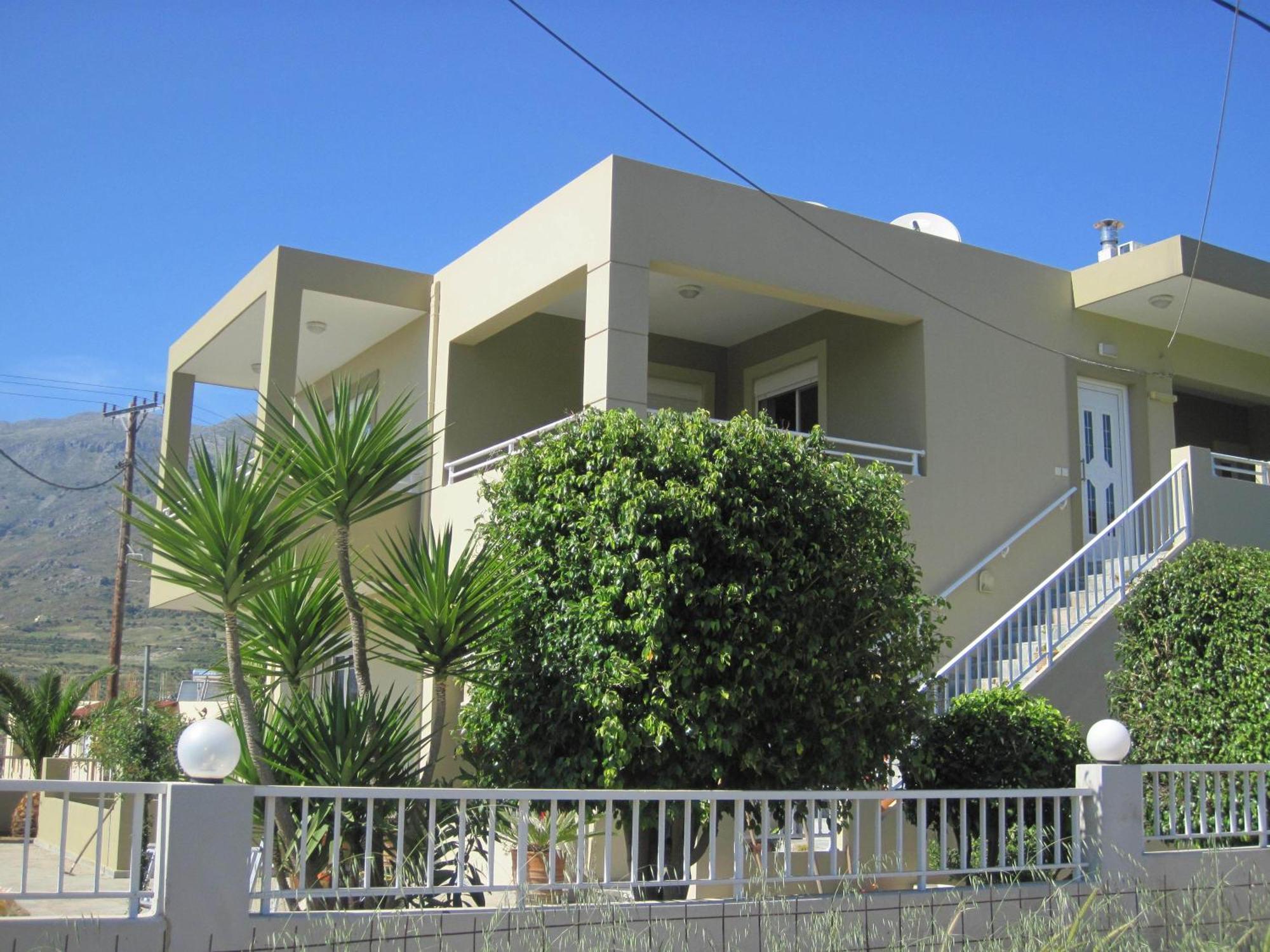Apartment To Livadi