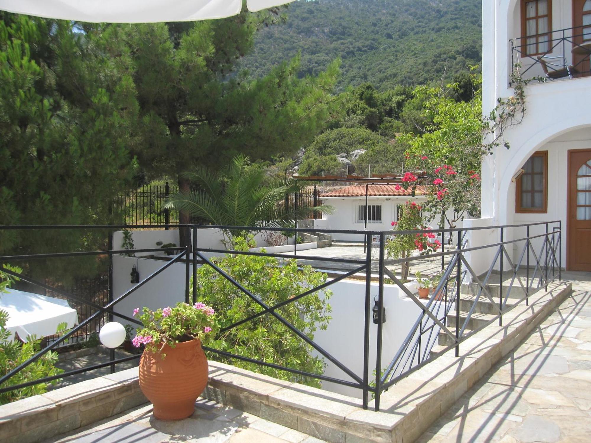 Aparthotel Travlos Eleios-Pronnoi