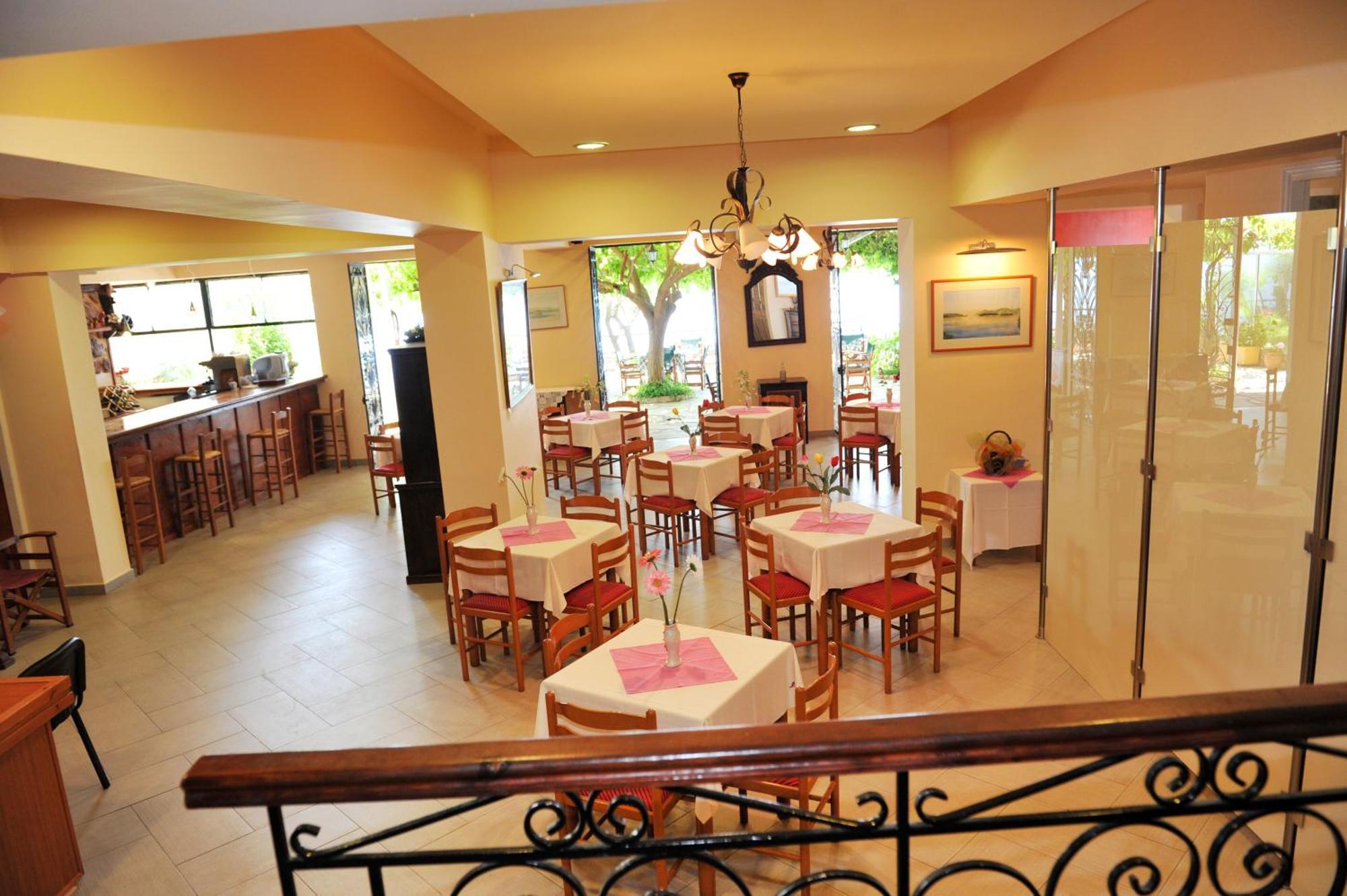 Logan's Aparthotel Nydri (Lefkada)
