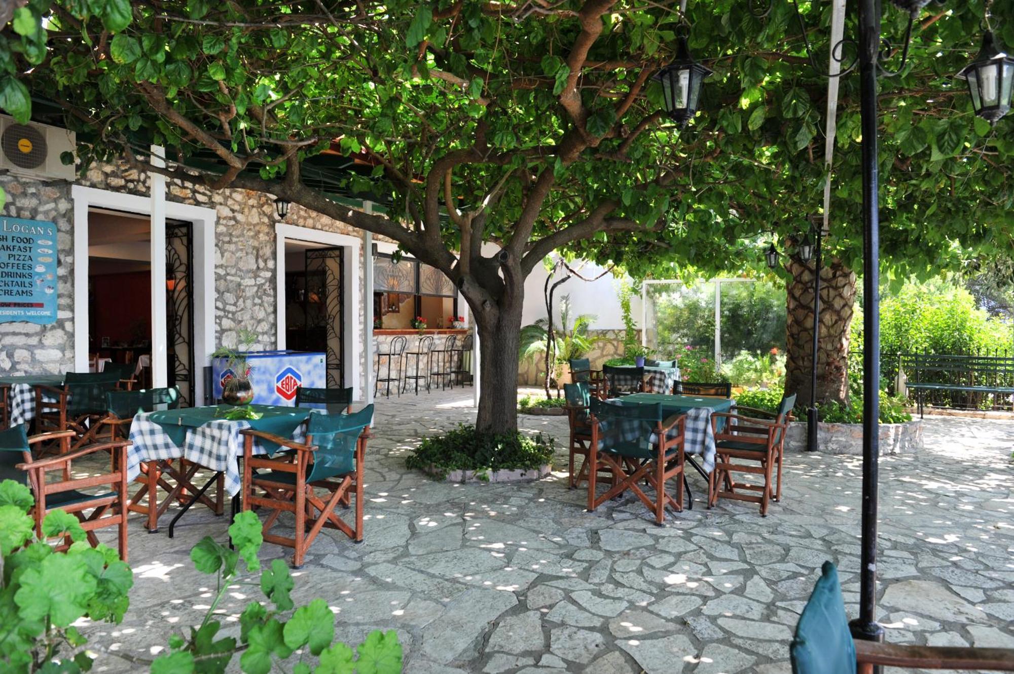 Aparthotel Logan's Nydri (Lefkada)
