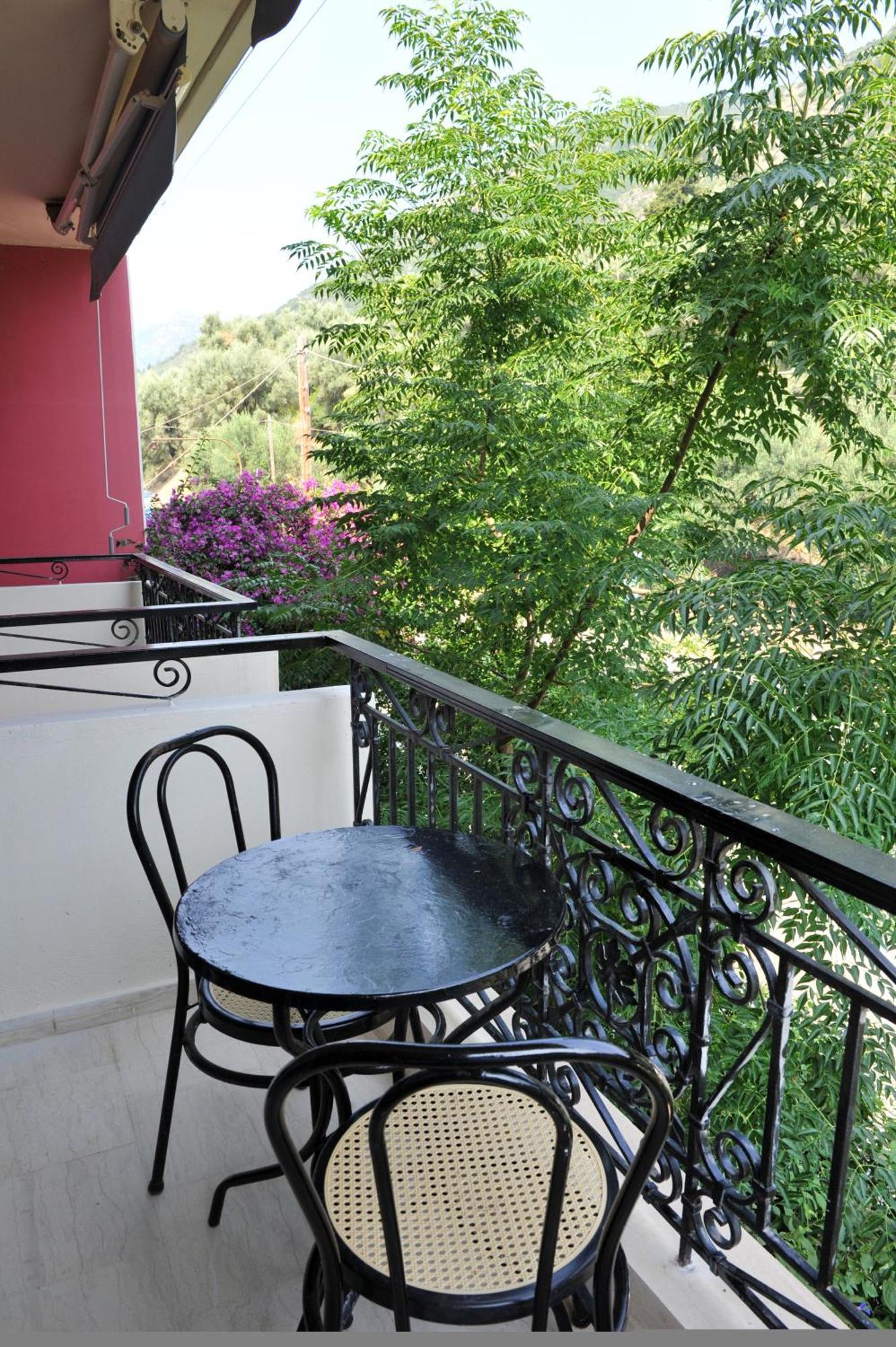 Logan's Nydri (Lefkada)