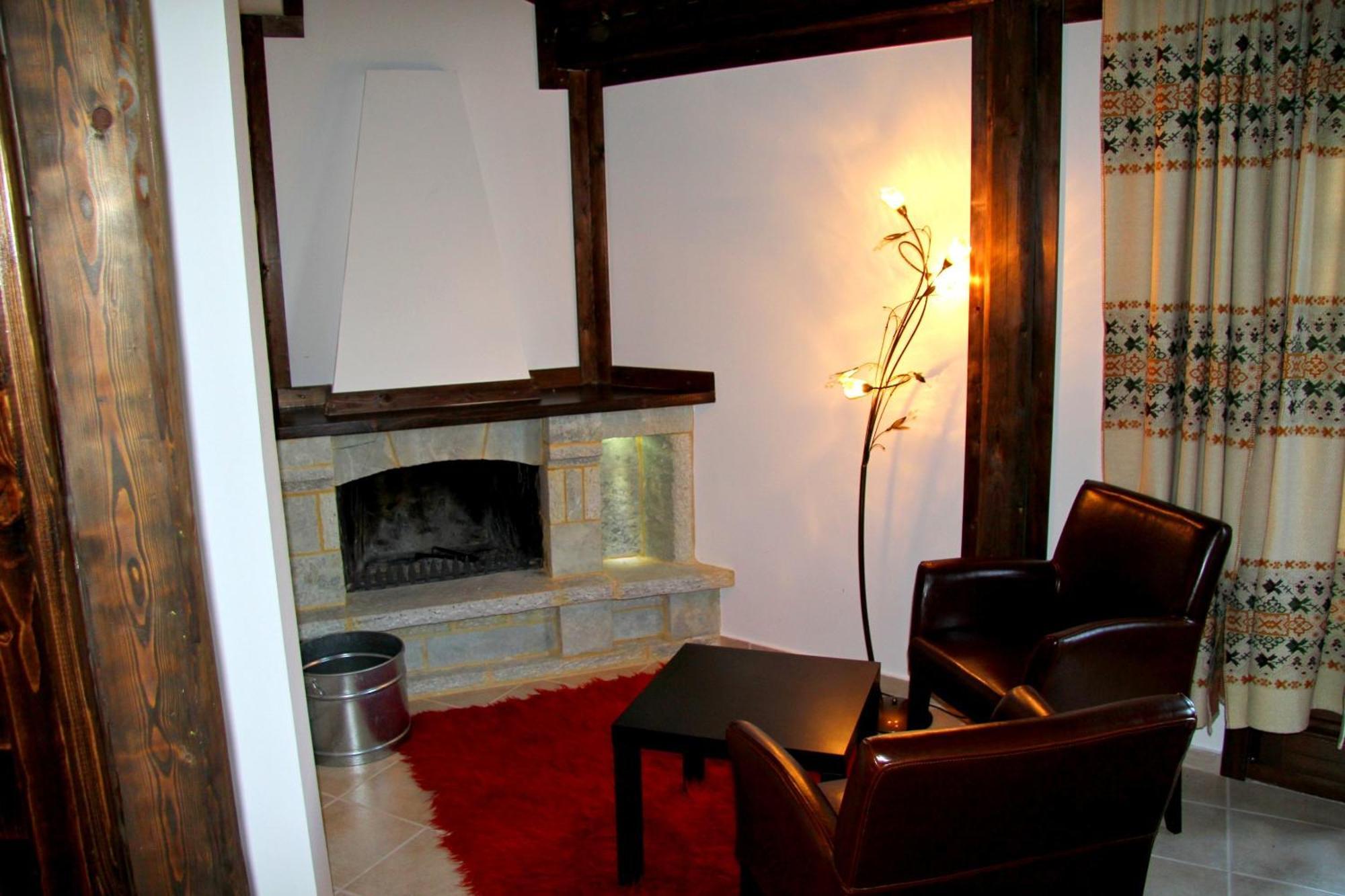 Taxiarches Hotel 3*