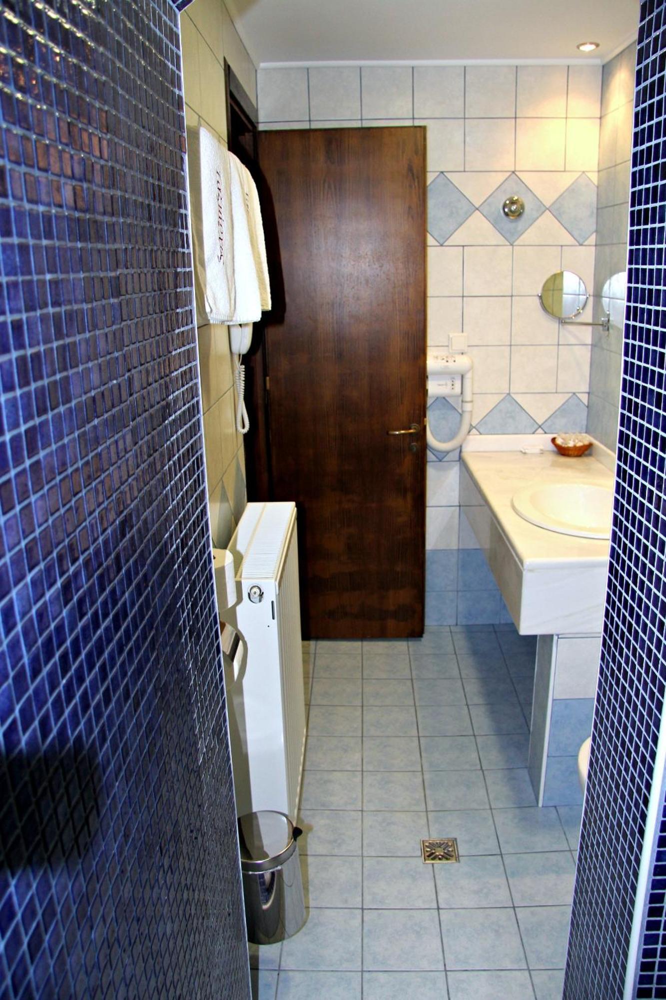 Taxiarches Hotel Aristi