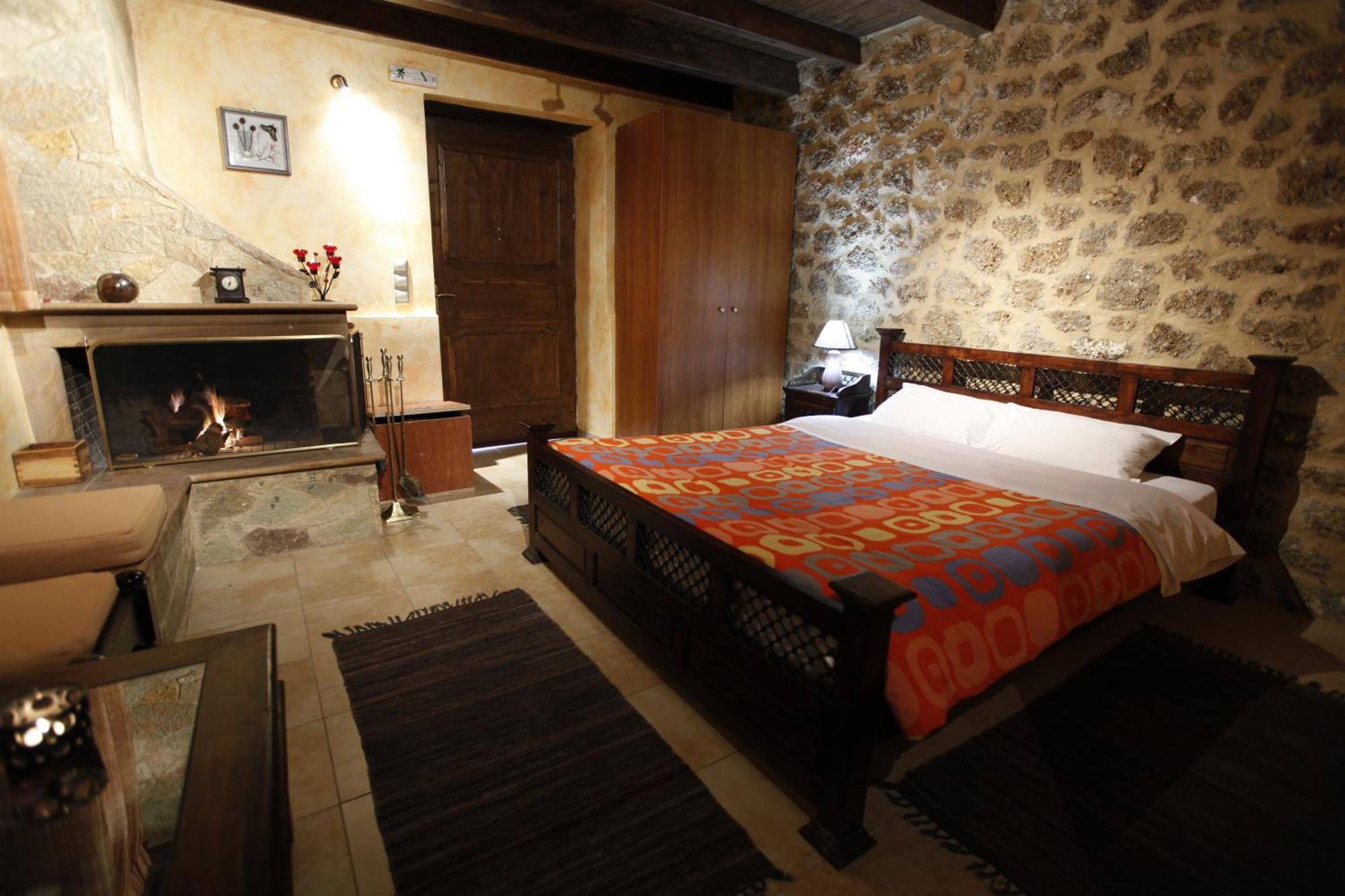 Paliokastro Guest house
