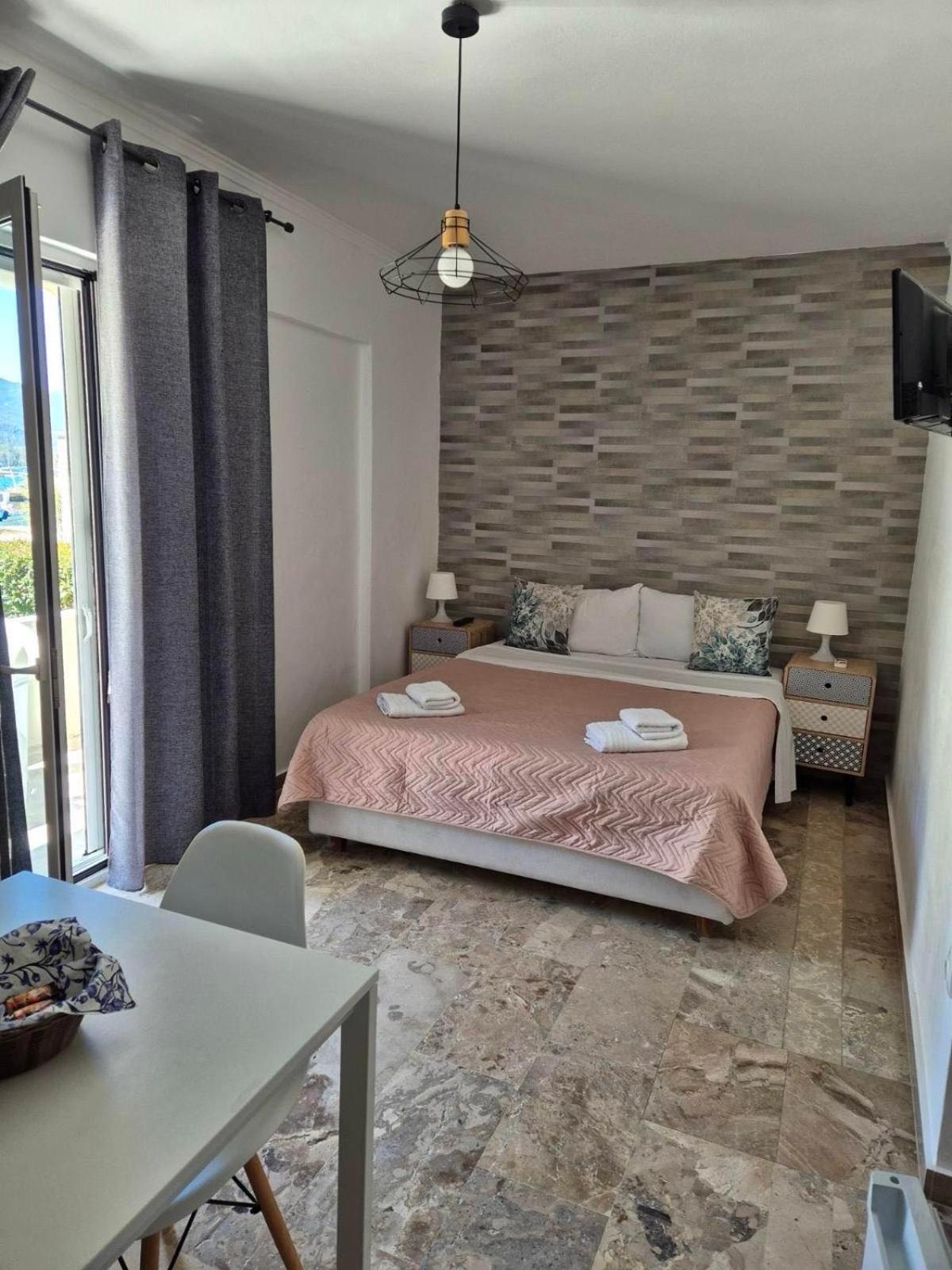 Drossinos Apartment