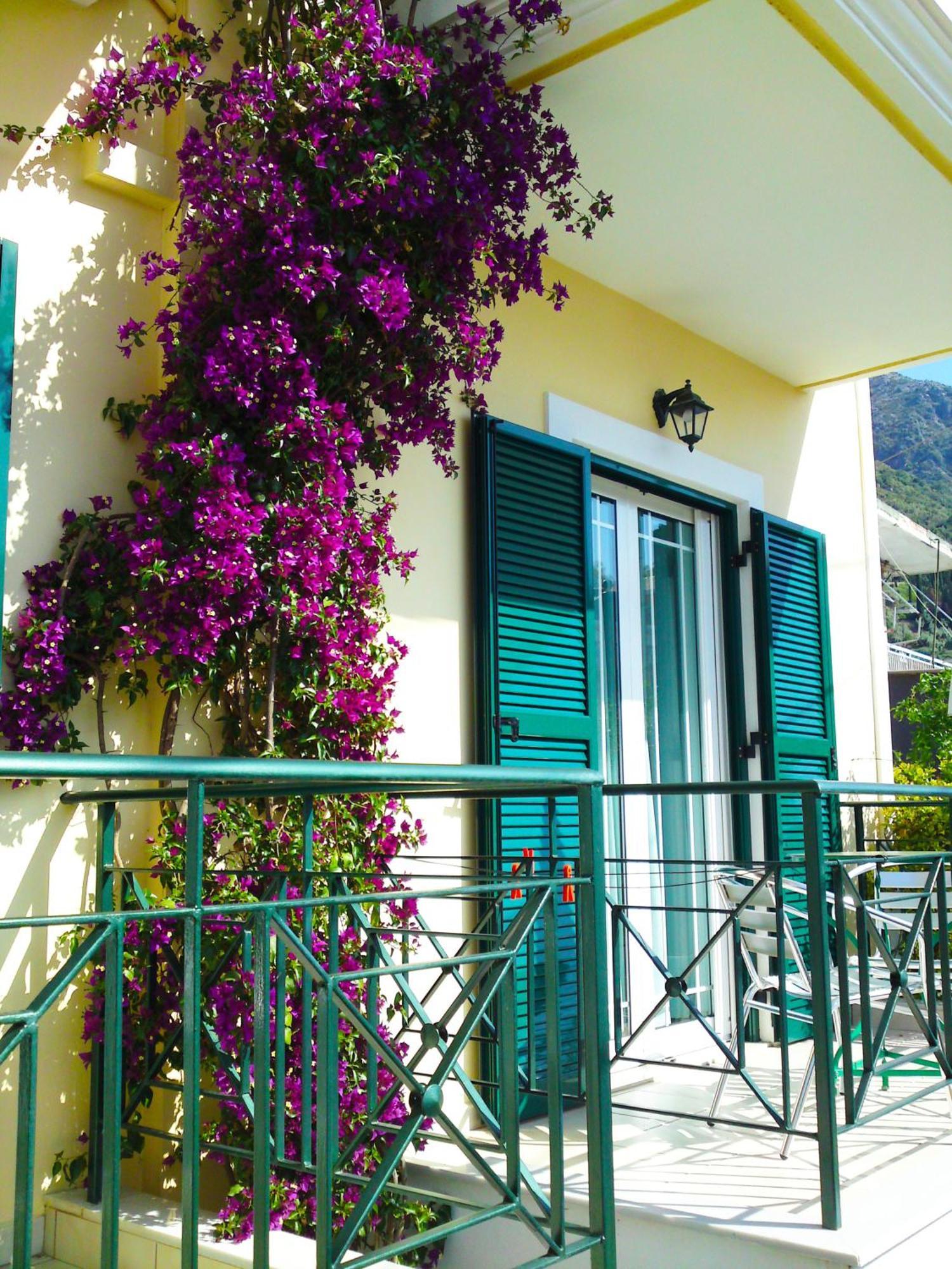 Sundy's Nydri (Lefkada)