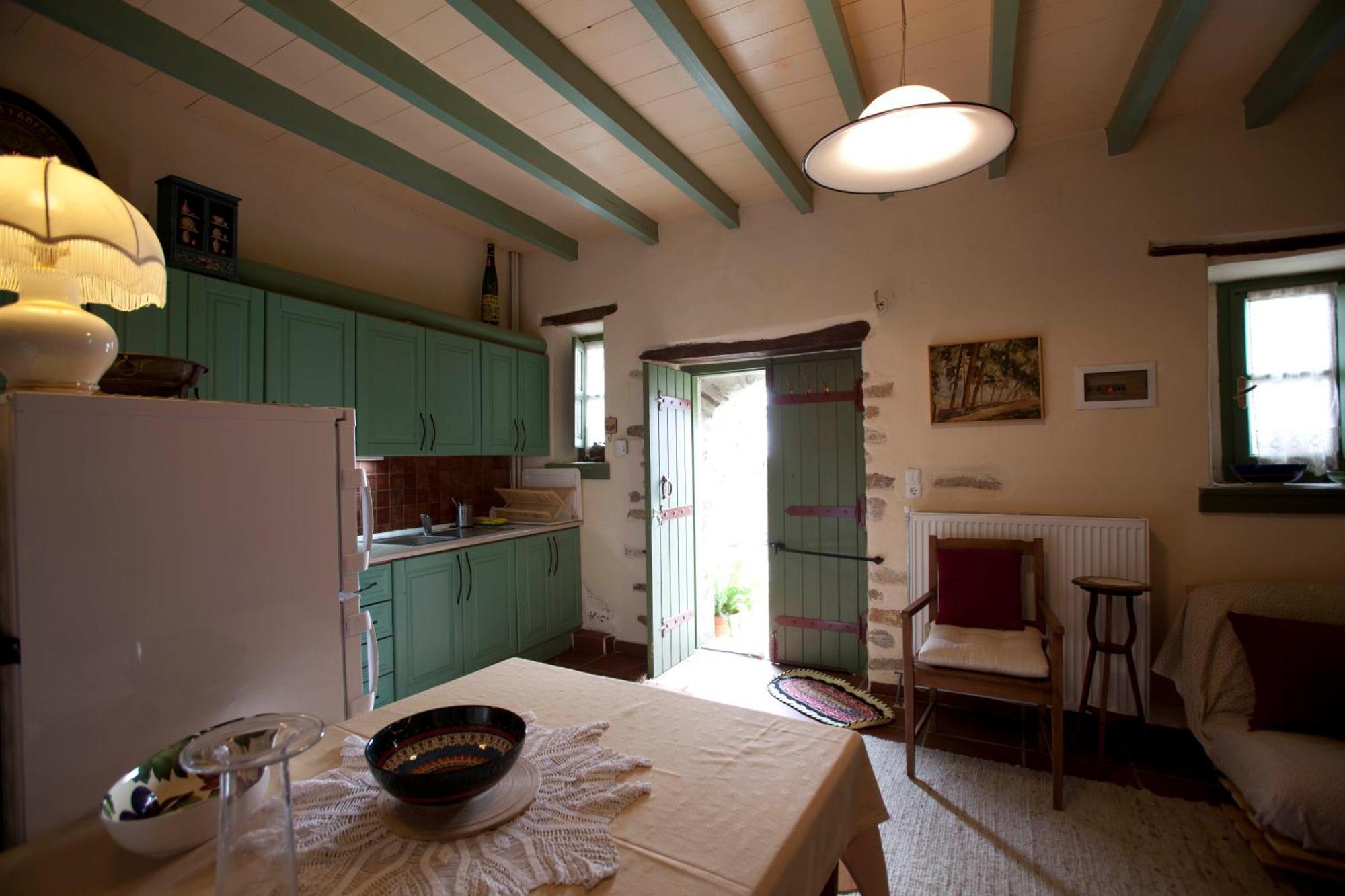 Efipoi Apartment Pinakatai