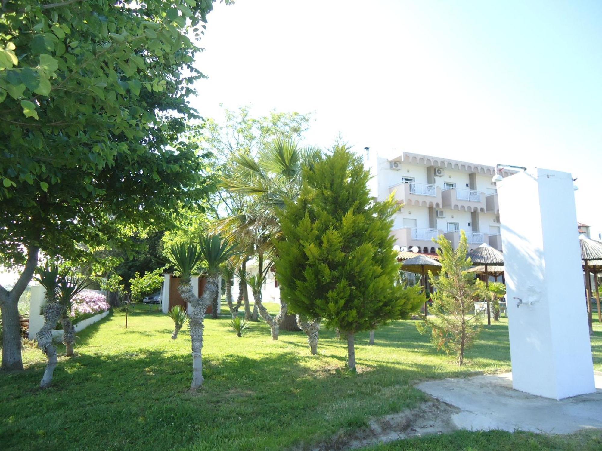 Lidra Hotel 2*