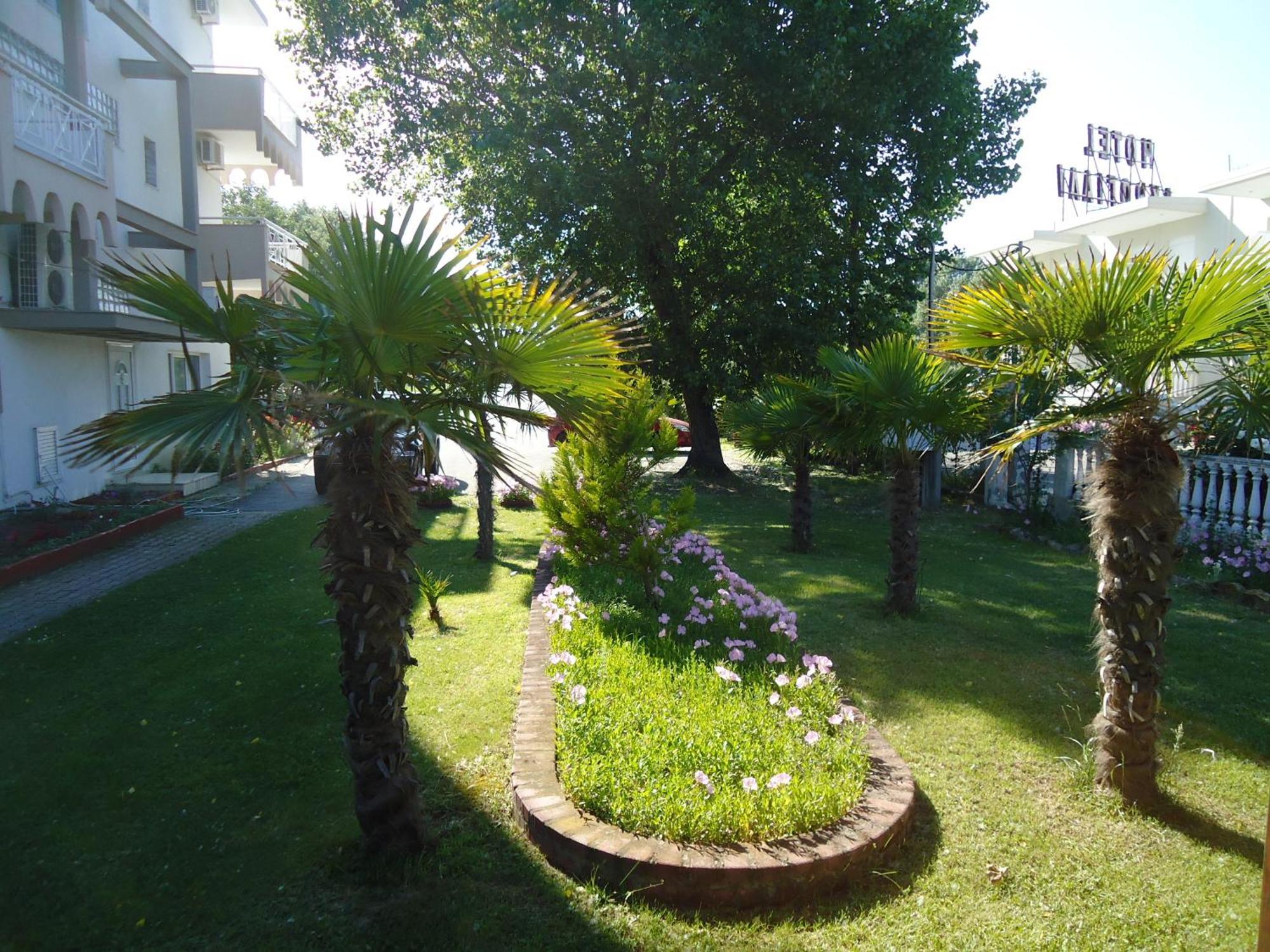 Lidra Hotel