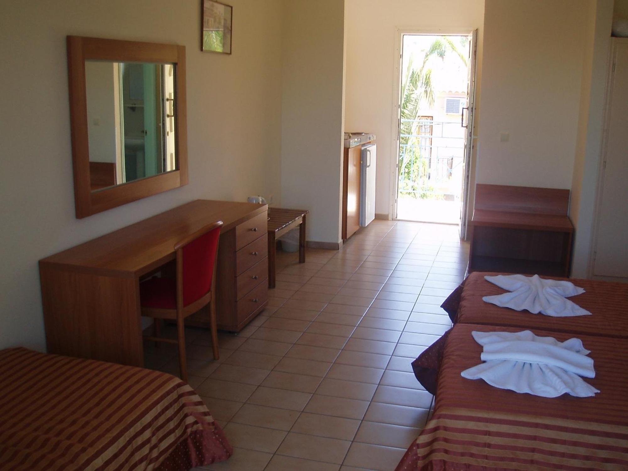 Aparthotel Anaxos Hotel 3*