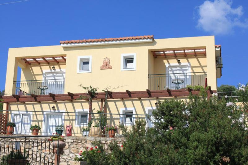 Maria's Garden Apartment