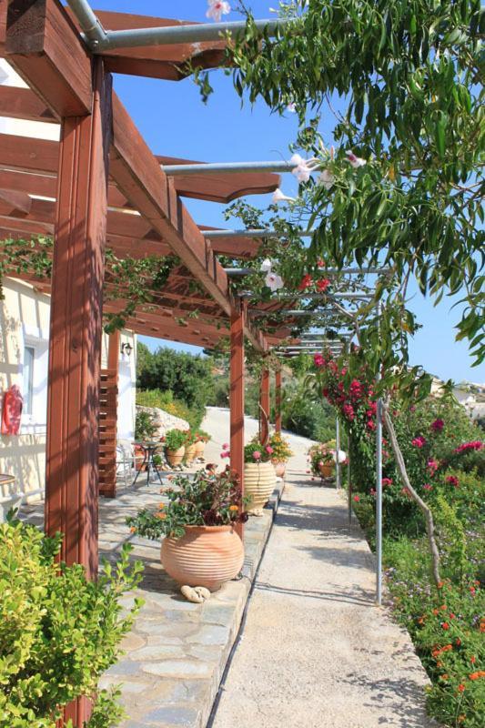 Maria's Garden Apartment