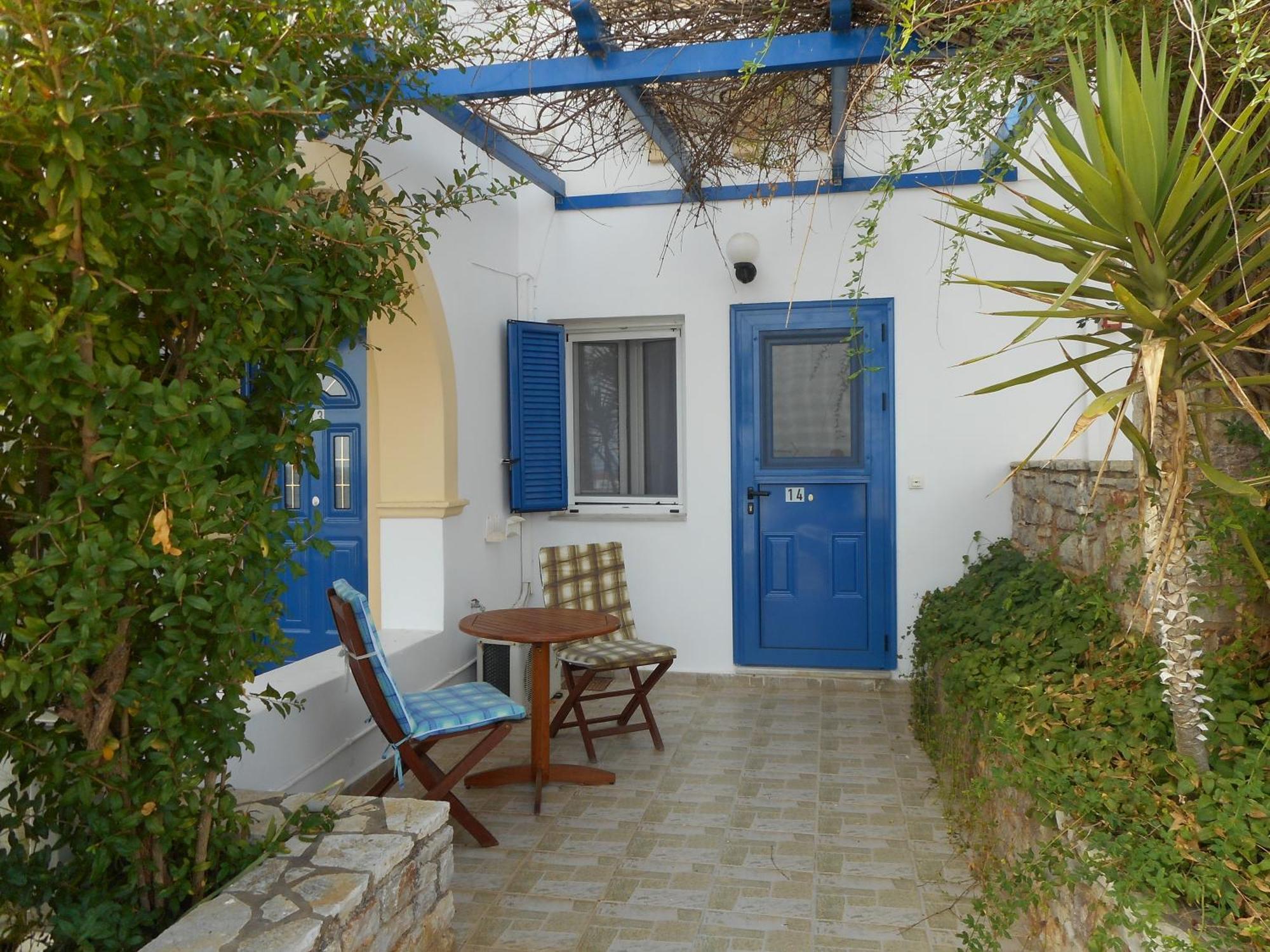 Pantonia Aparthotel 3*