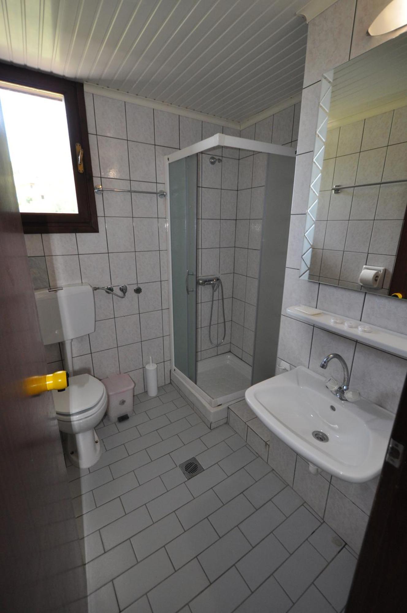 Assos Apartment *