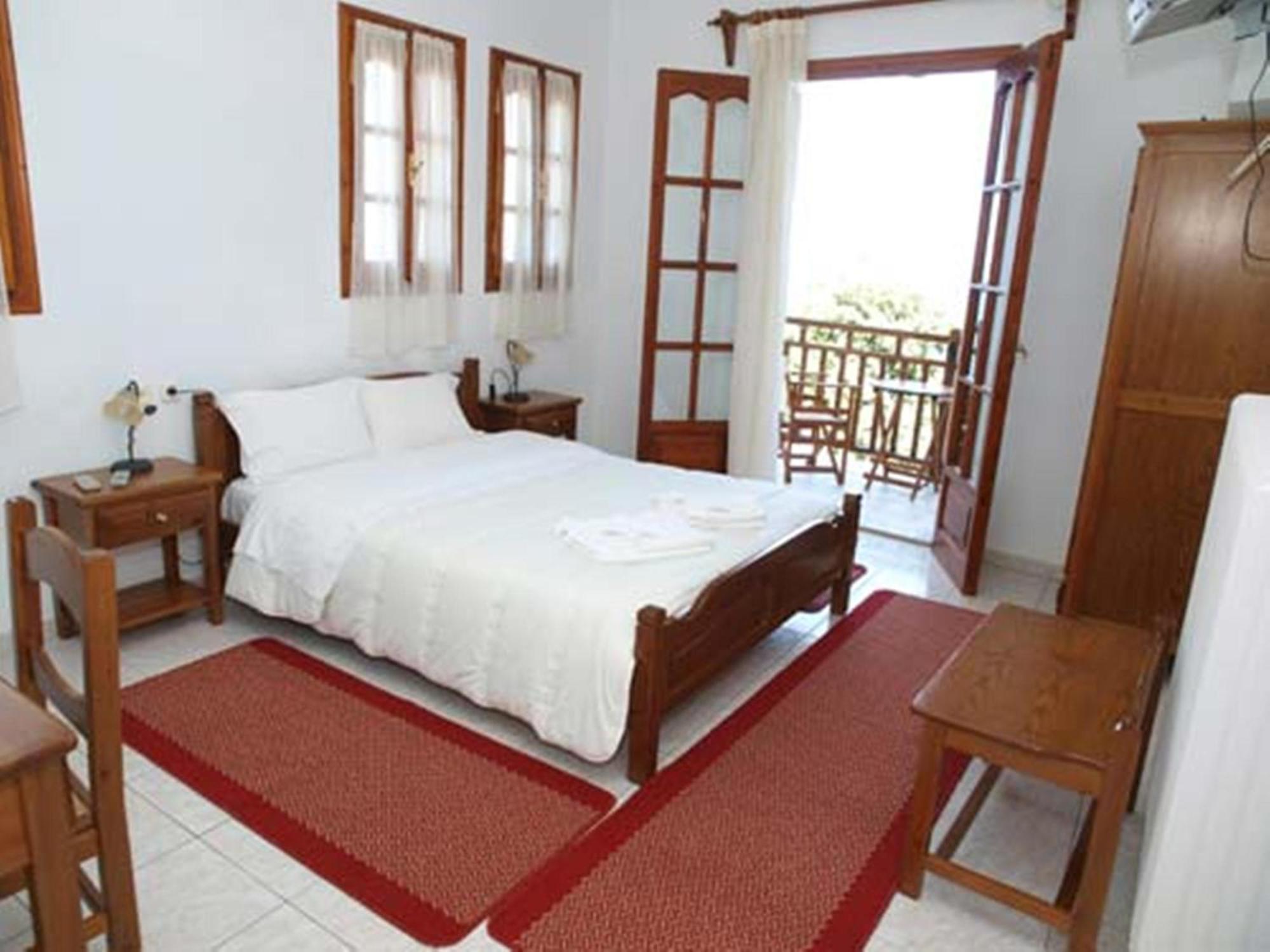 To Limanaki Guest house