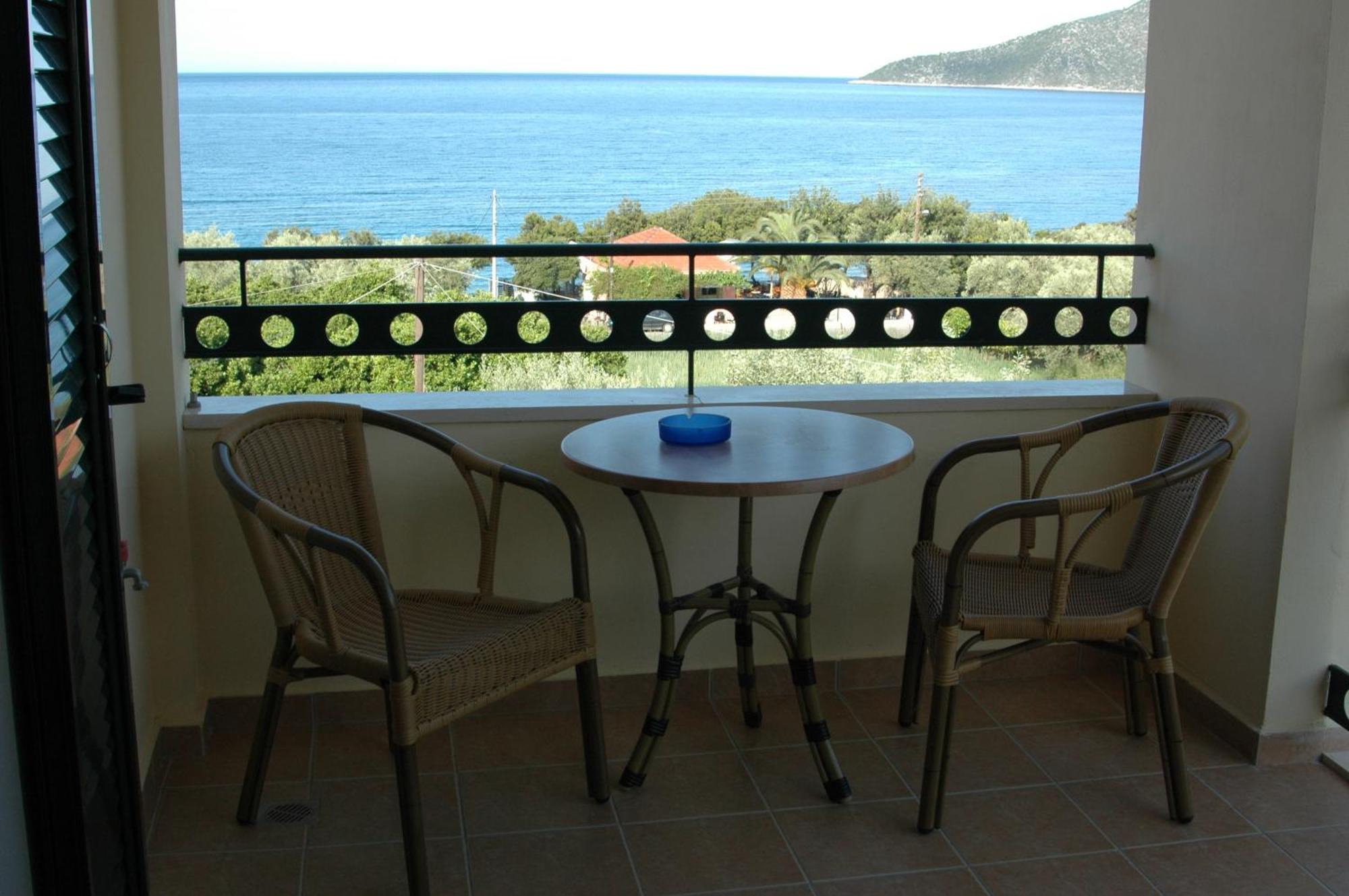 Patelis Aparthotel 3*