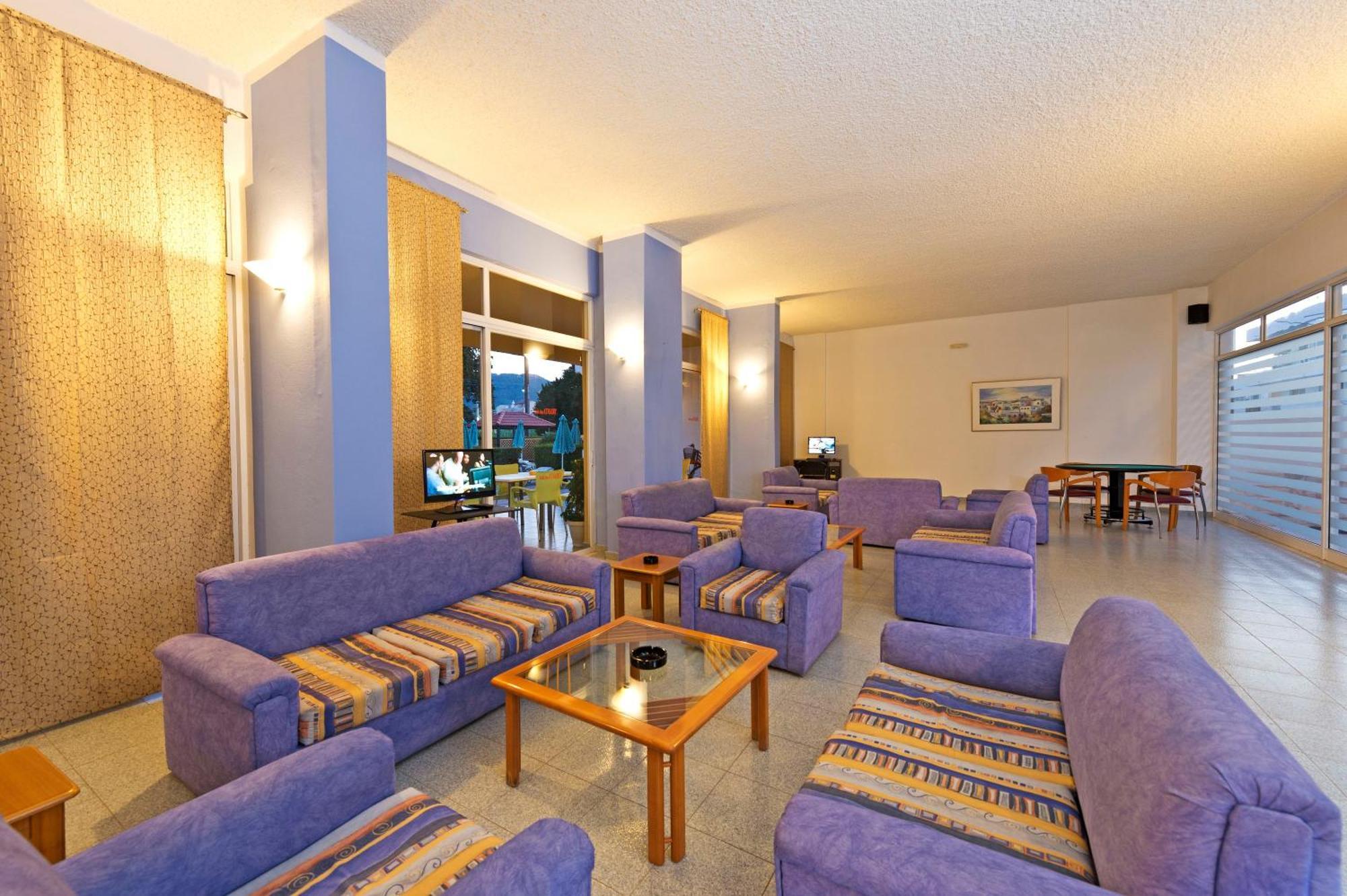 Aparthotel Trianta Hotel Apartments