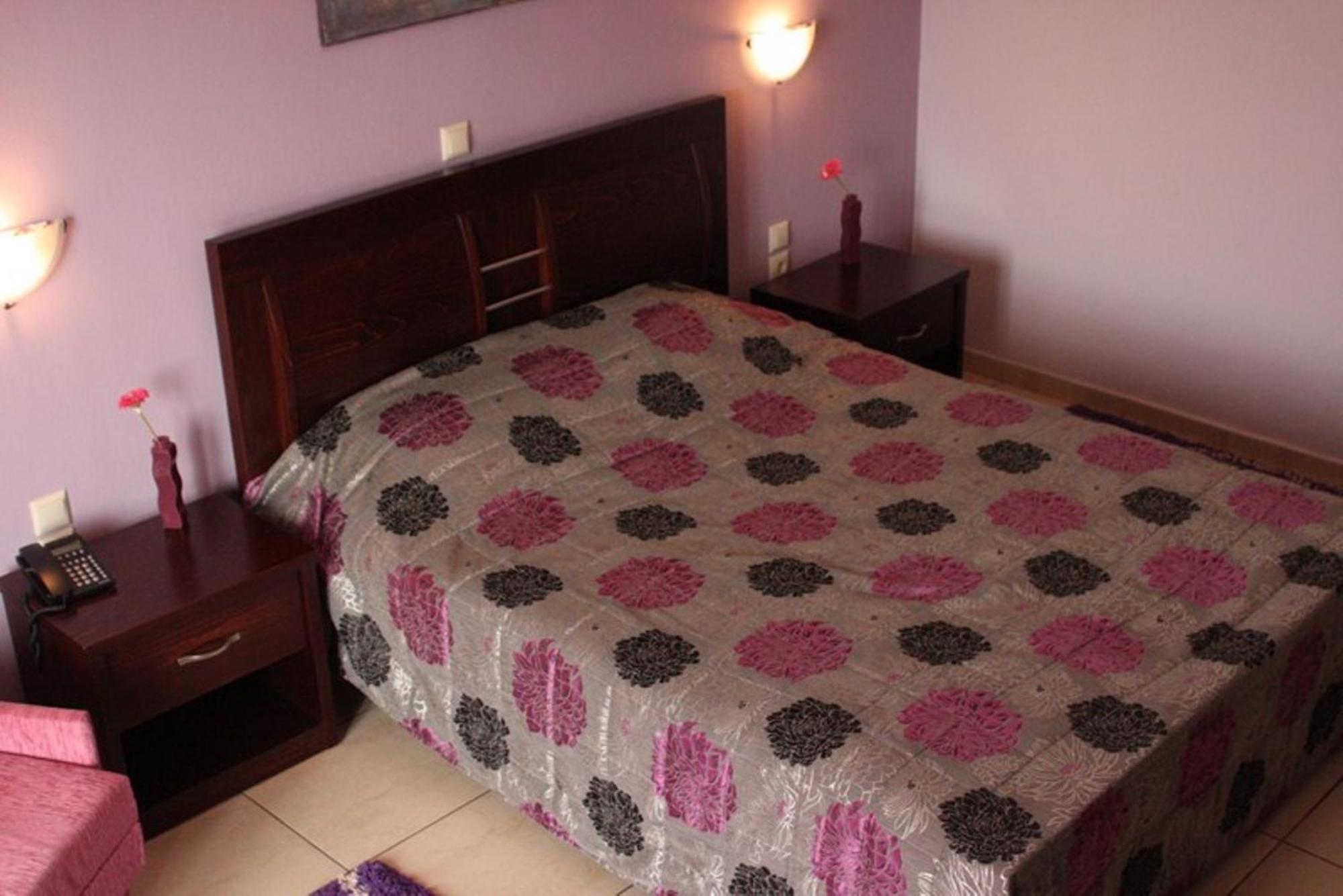 Lozitsi Hotel 3*