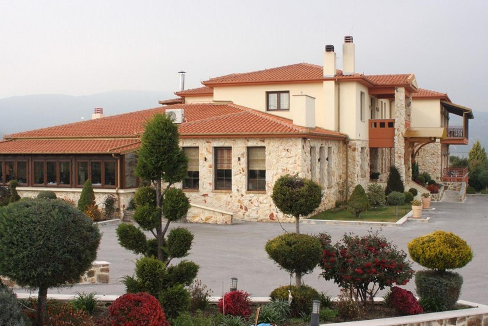 Lozitsi Hotel 3*