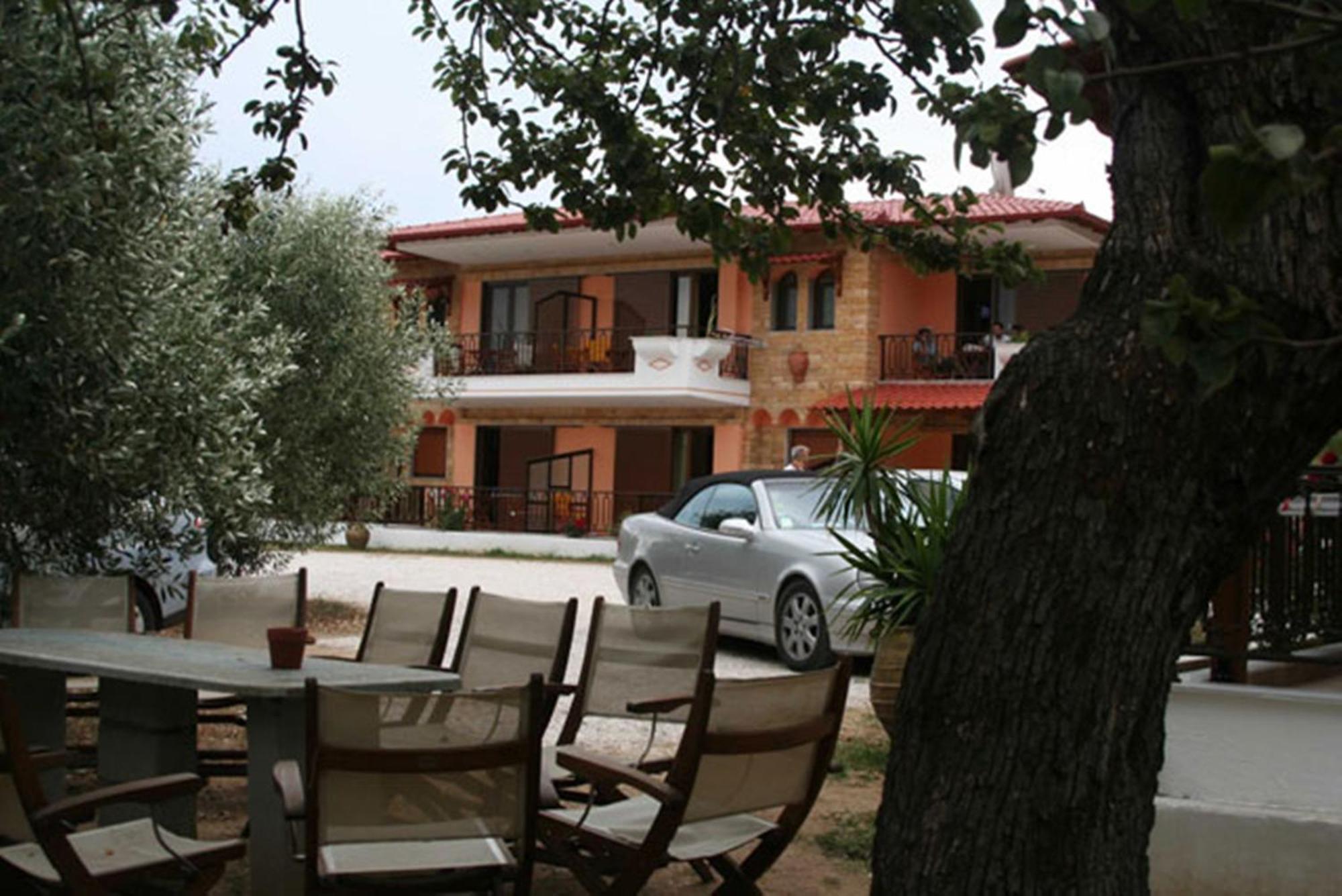 Apartment Alexandros *