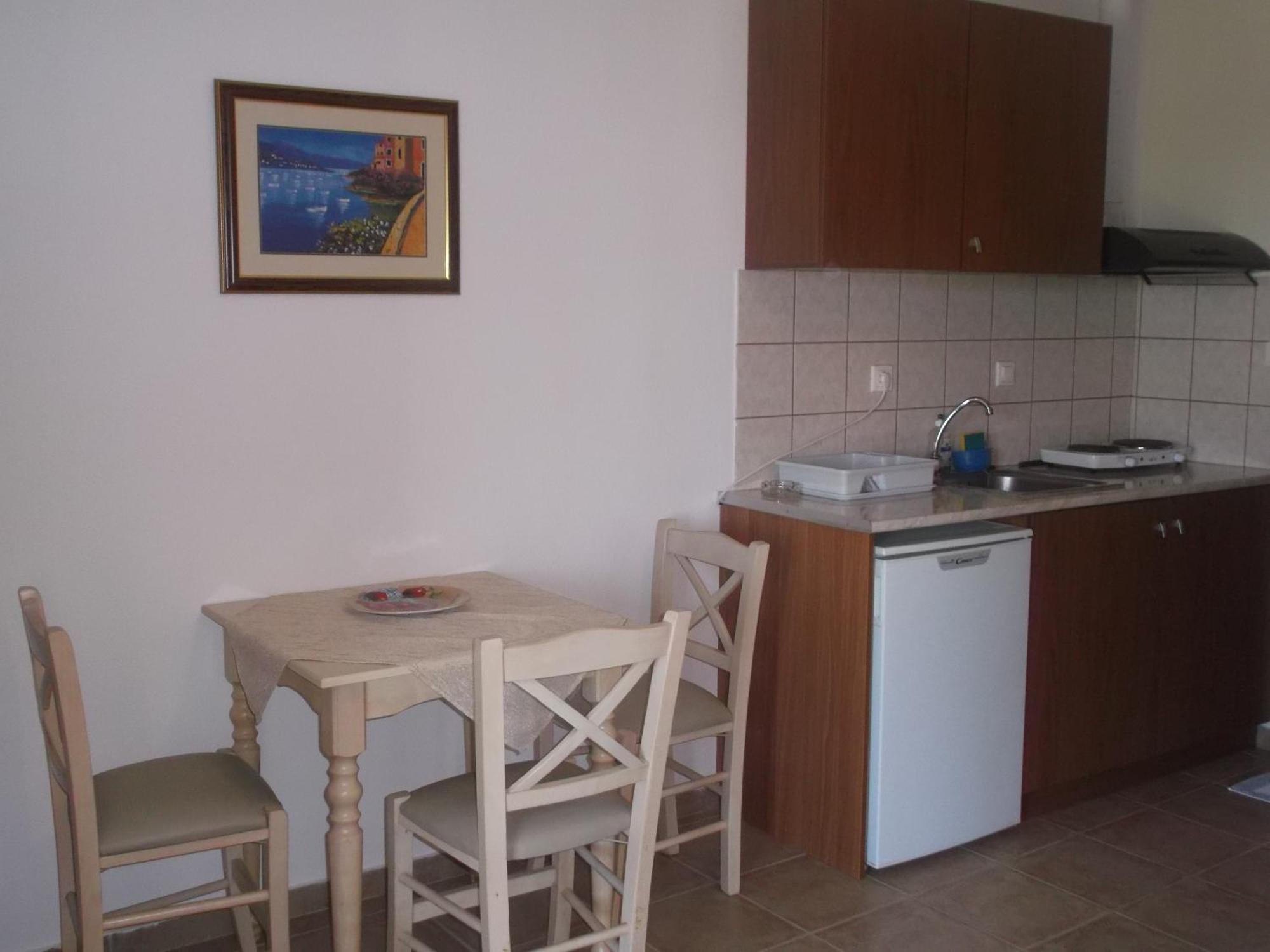 Ammos And Apartment