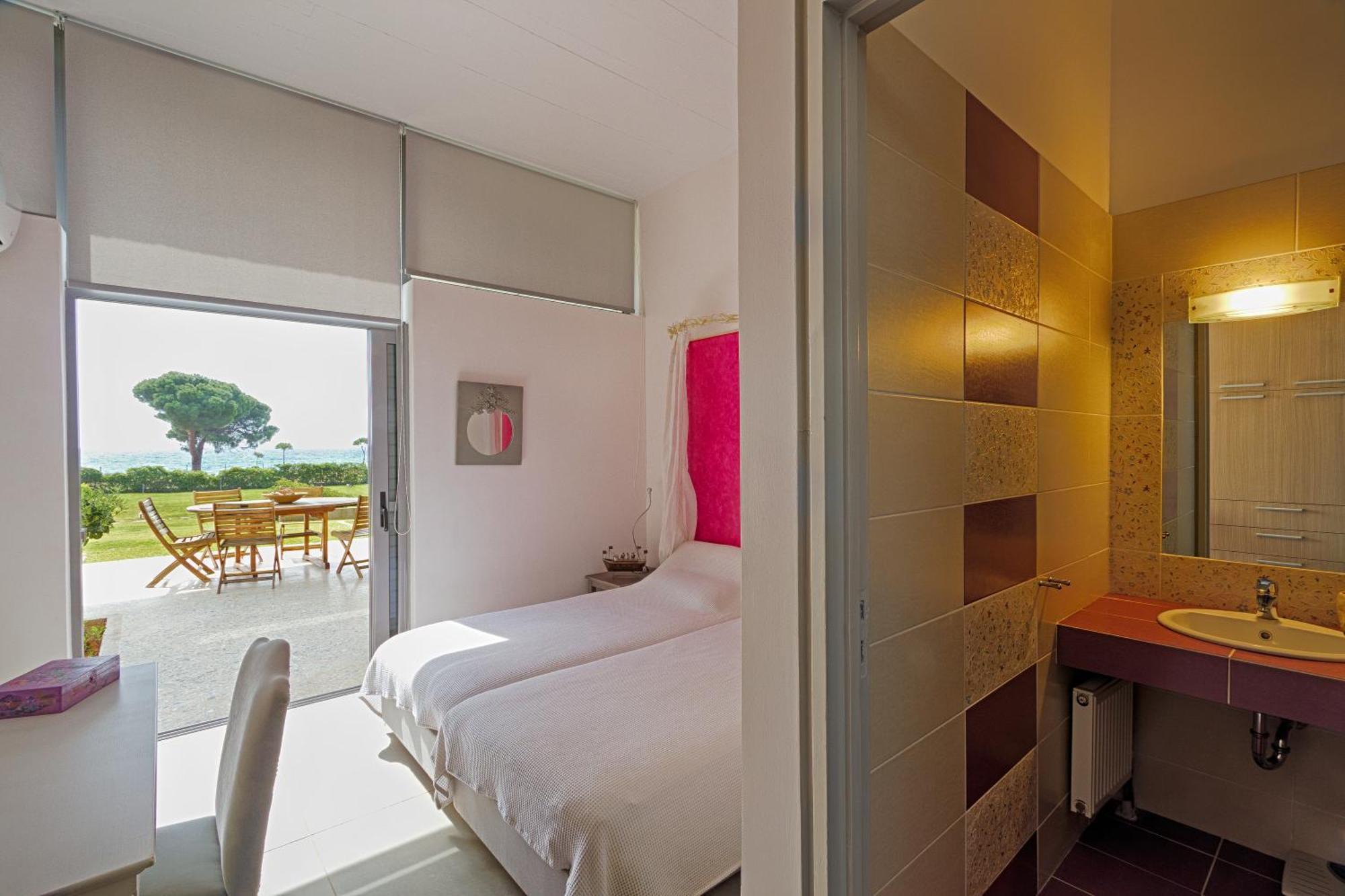 Villa Beachfront Hoopoe Schinias, Marathon *
