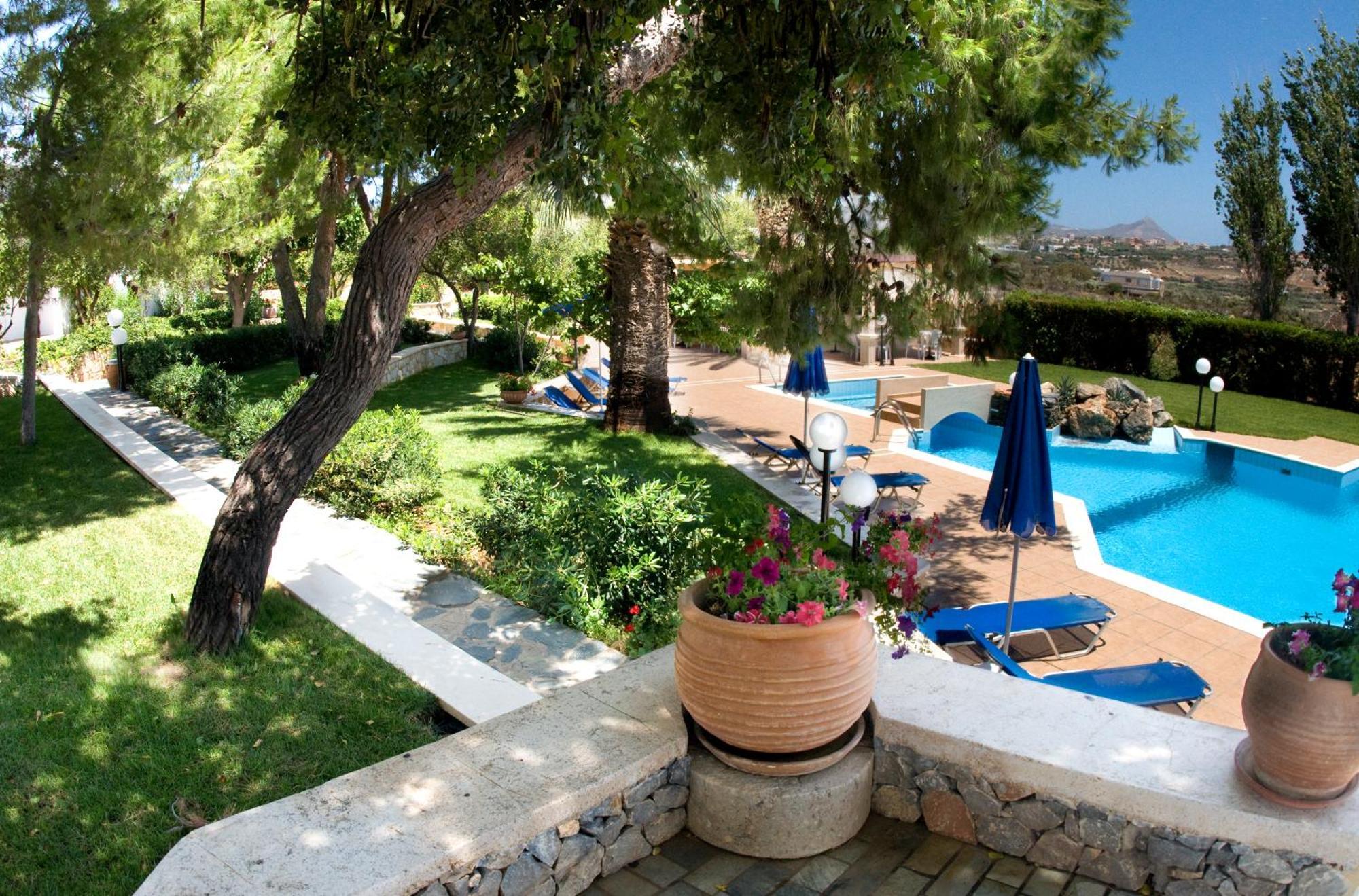 Aparthotel Alianthos 3*