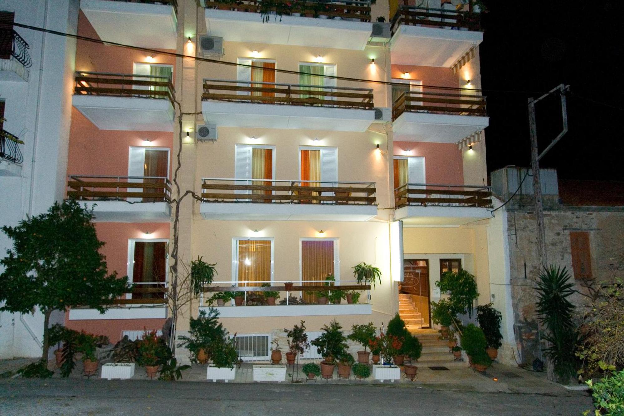 Hotel 40 Platania 2*