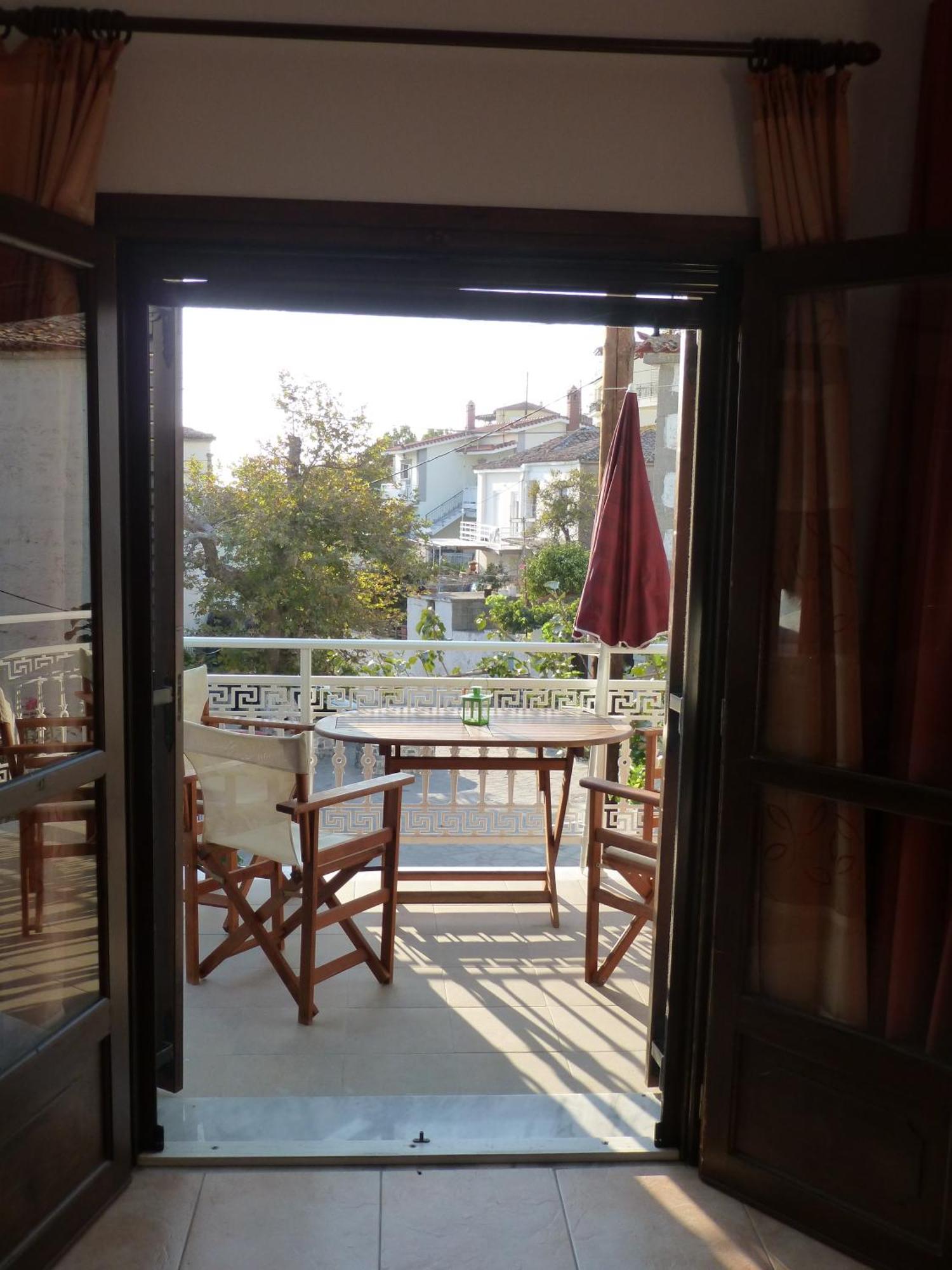 Efterpi Apartment *
