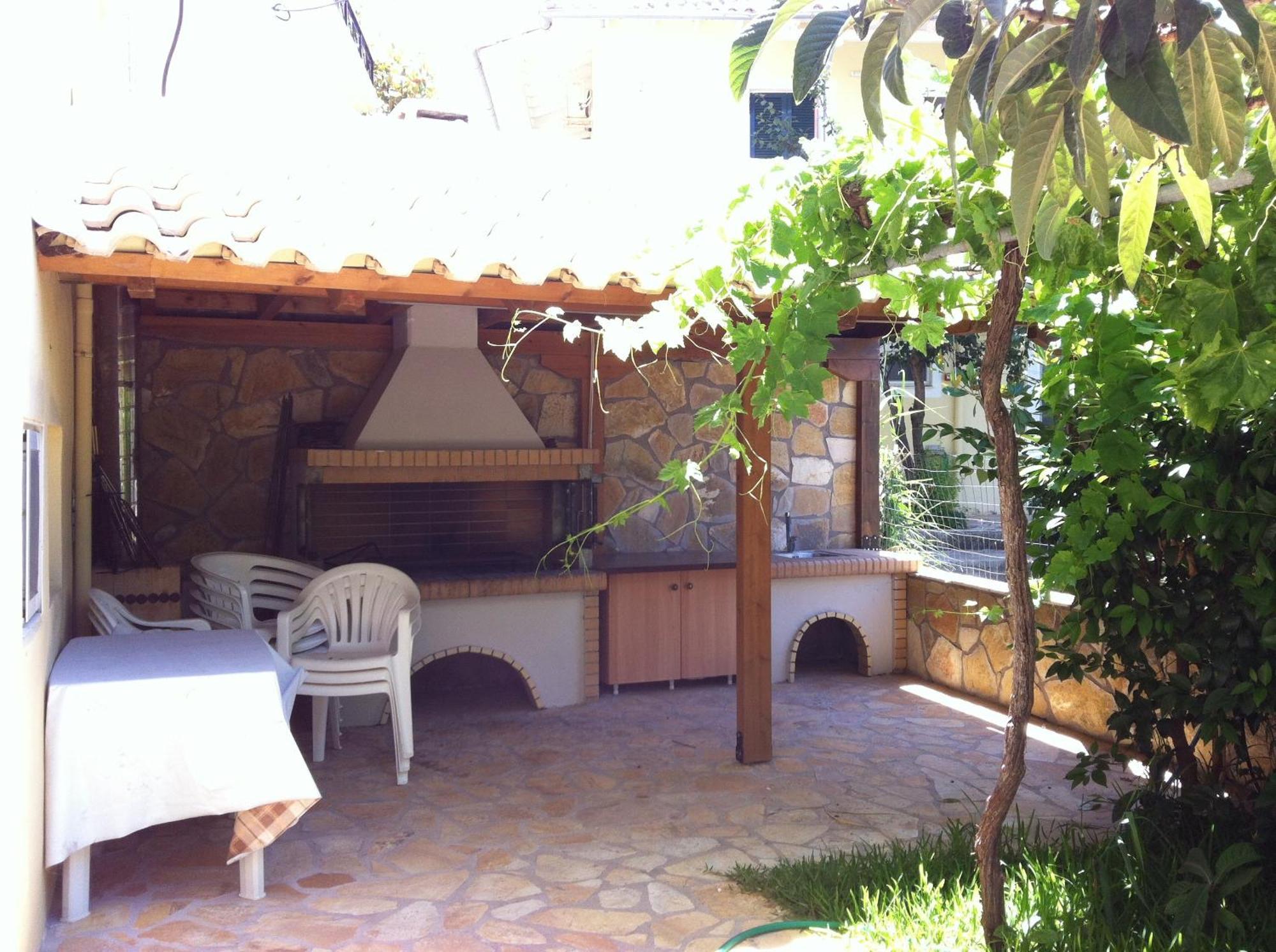 Vaso Apartment Nikiana