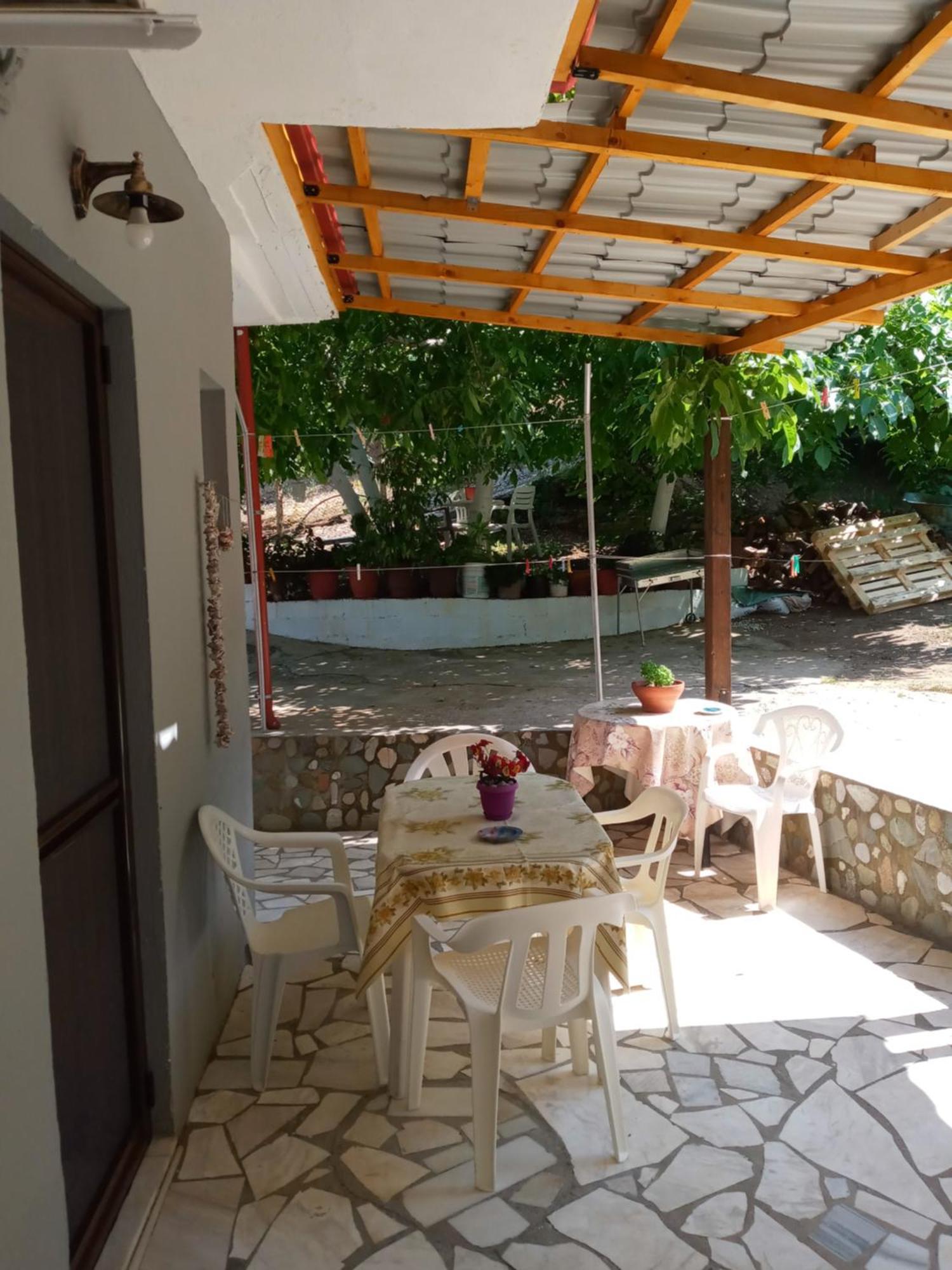 Agatha Appartments Paliouria