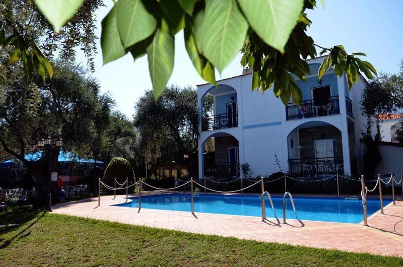 Aparthotel Elia 3*