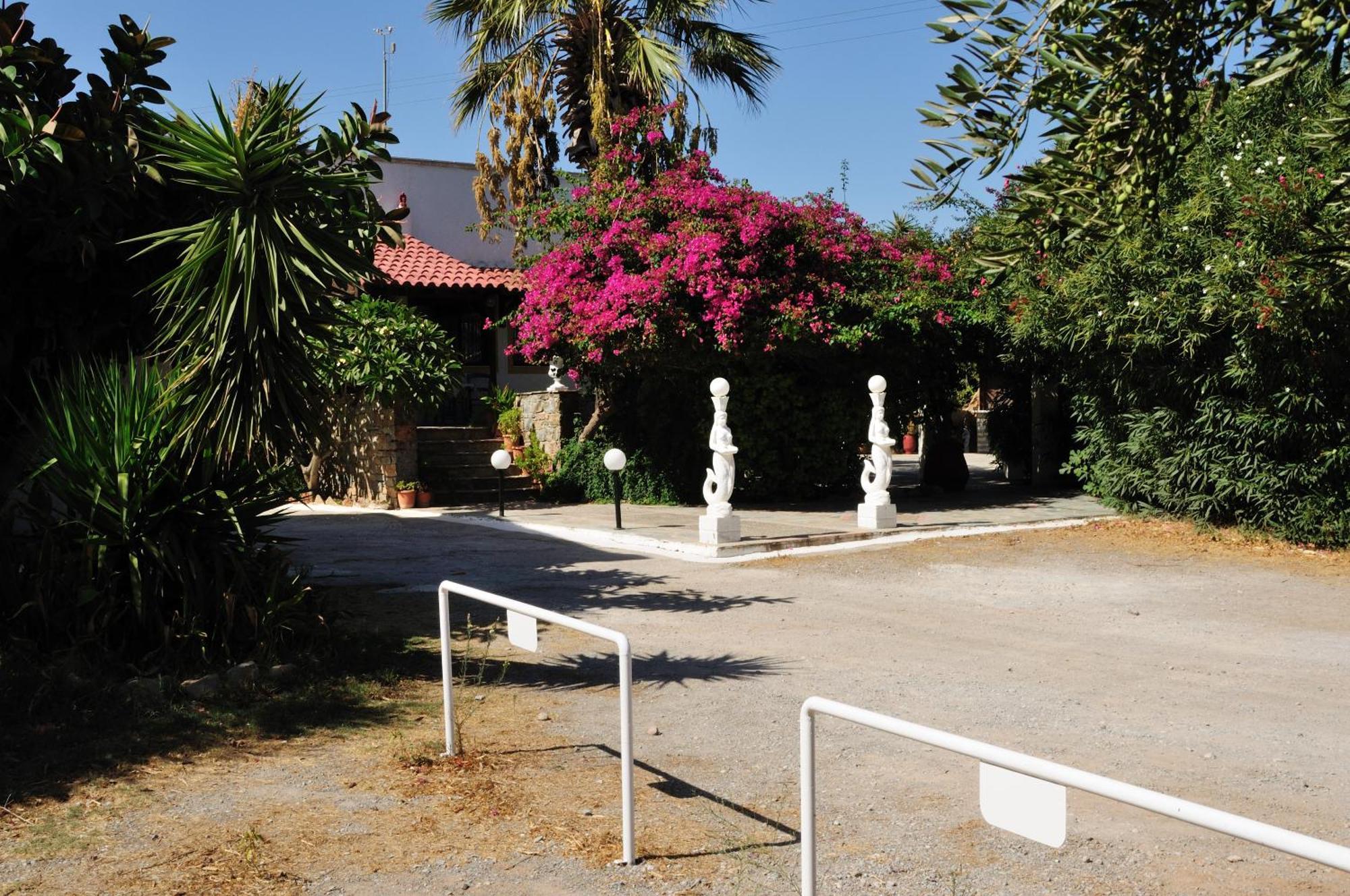 Marina Village Hotel 2*