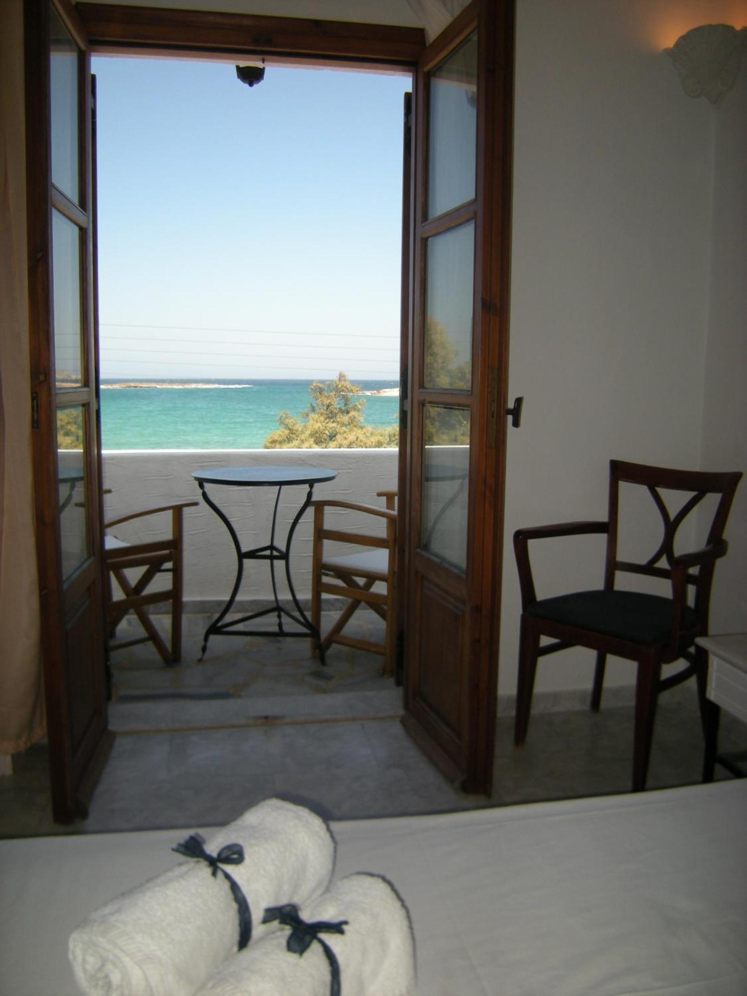 Guest house Roussos