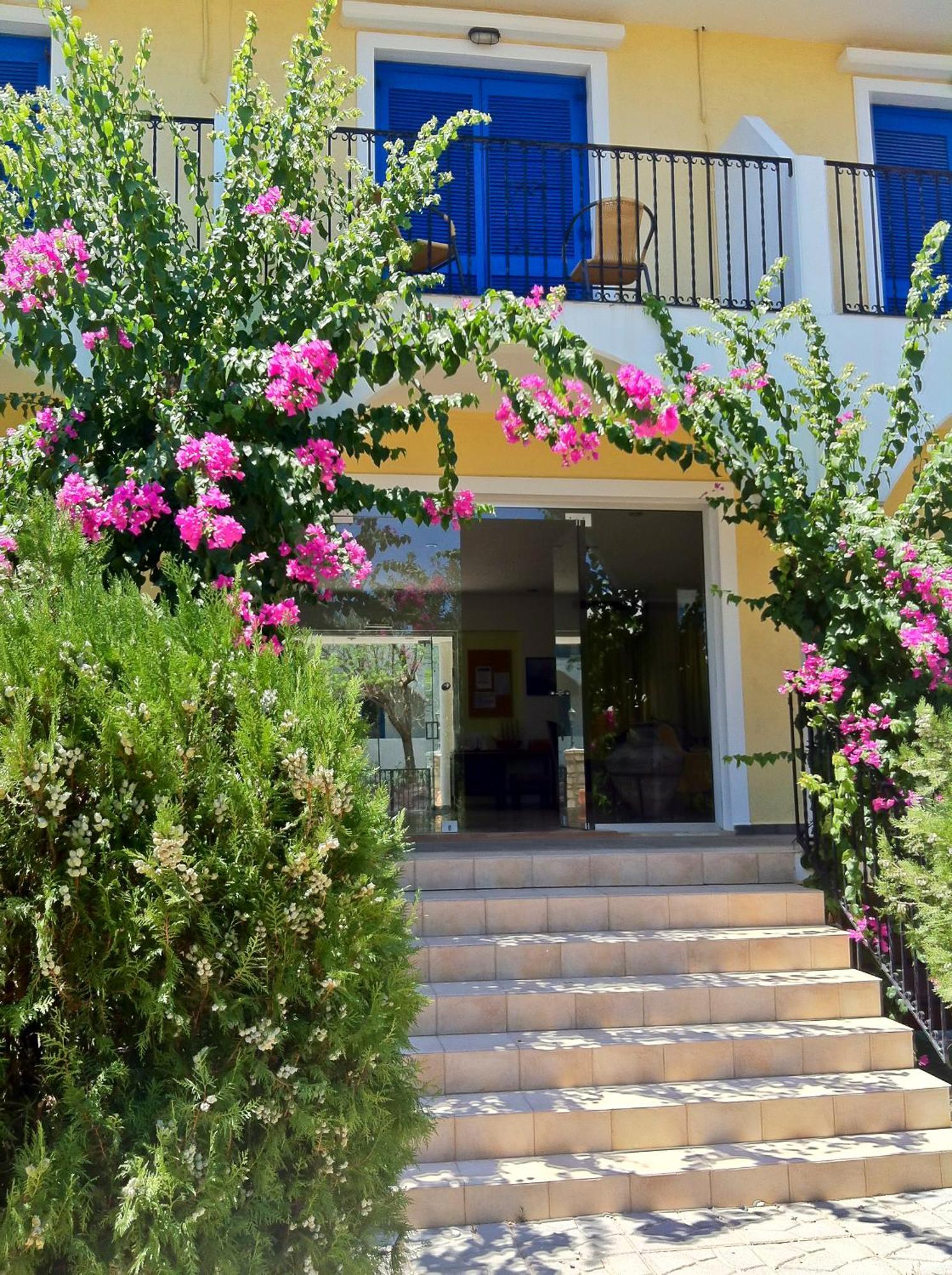 Aparthotel Castellania 2*