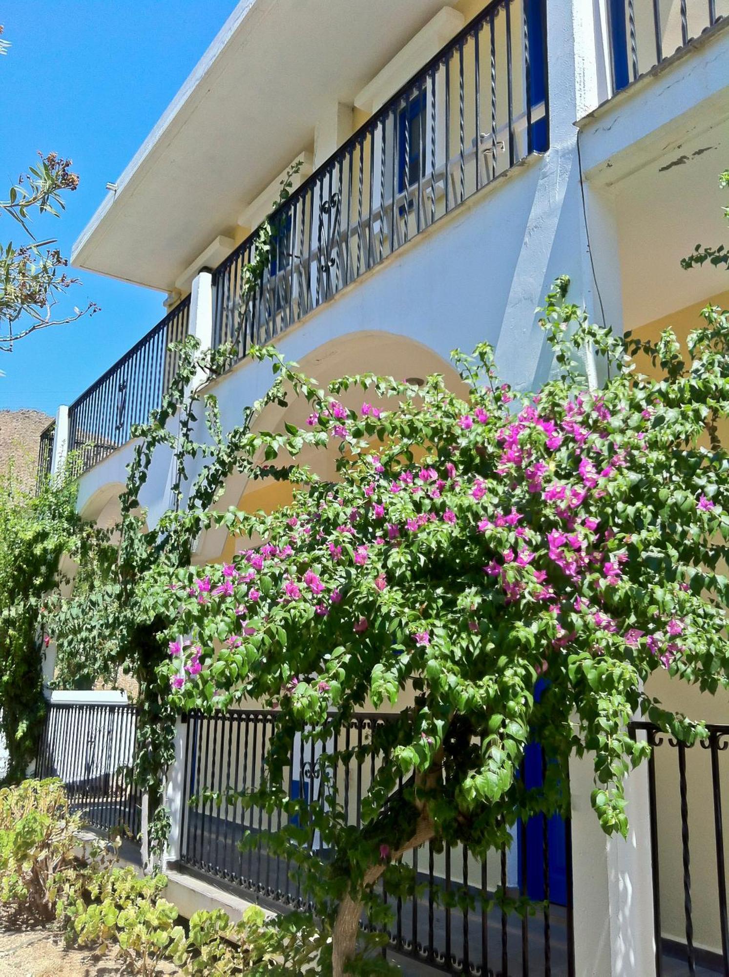 Aparthotel Castellania Livadia (Tilos)