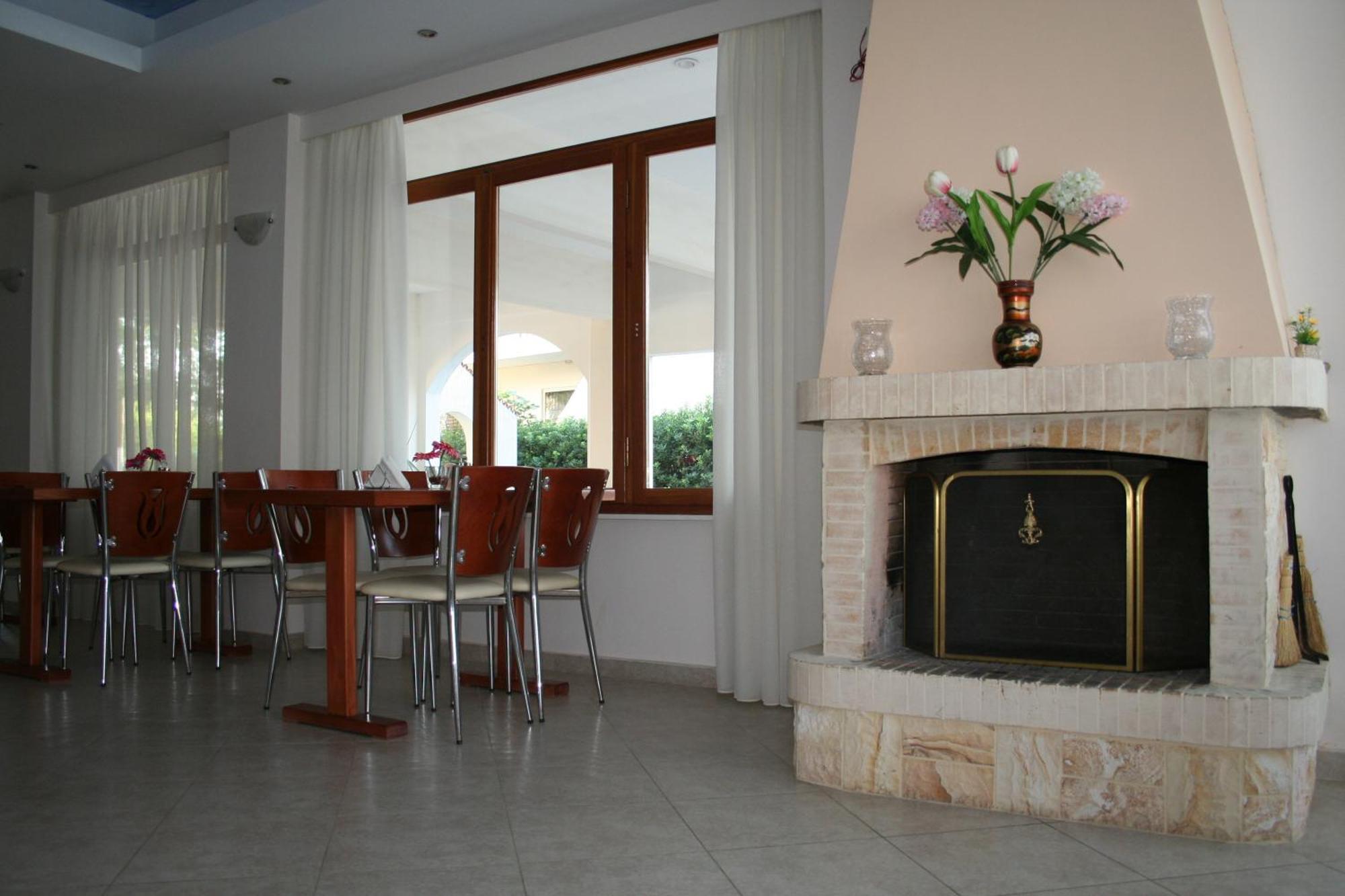 Posidonia Aparthotel Amarynthos