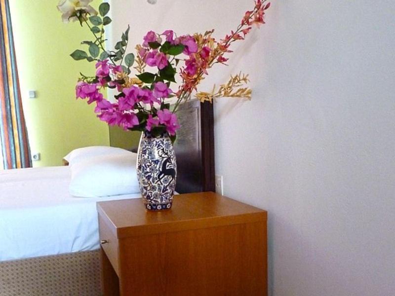 Aparthotel Castellania 2*