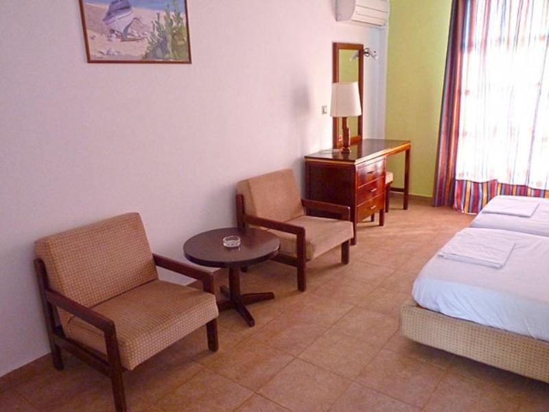 Castellania Aparthotel Livadia (Tilos)