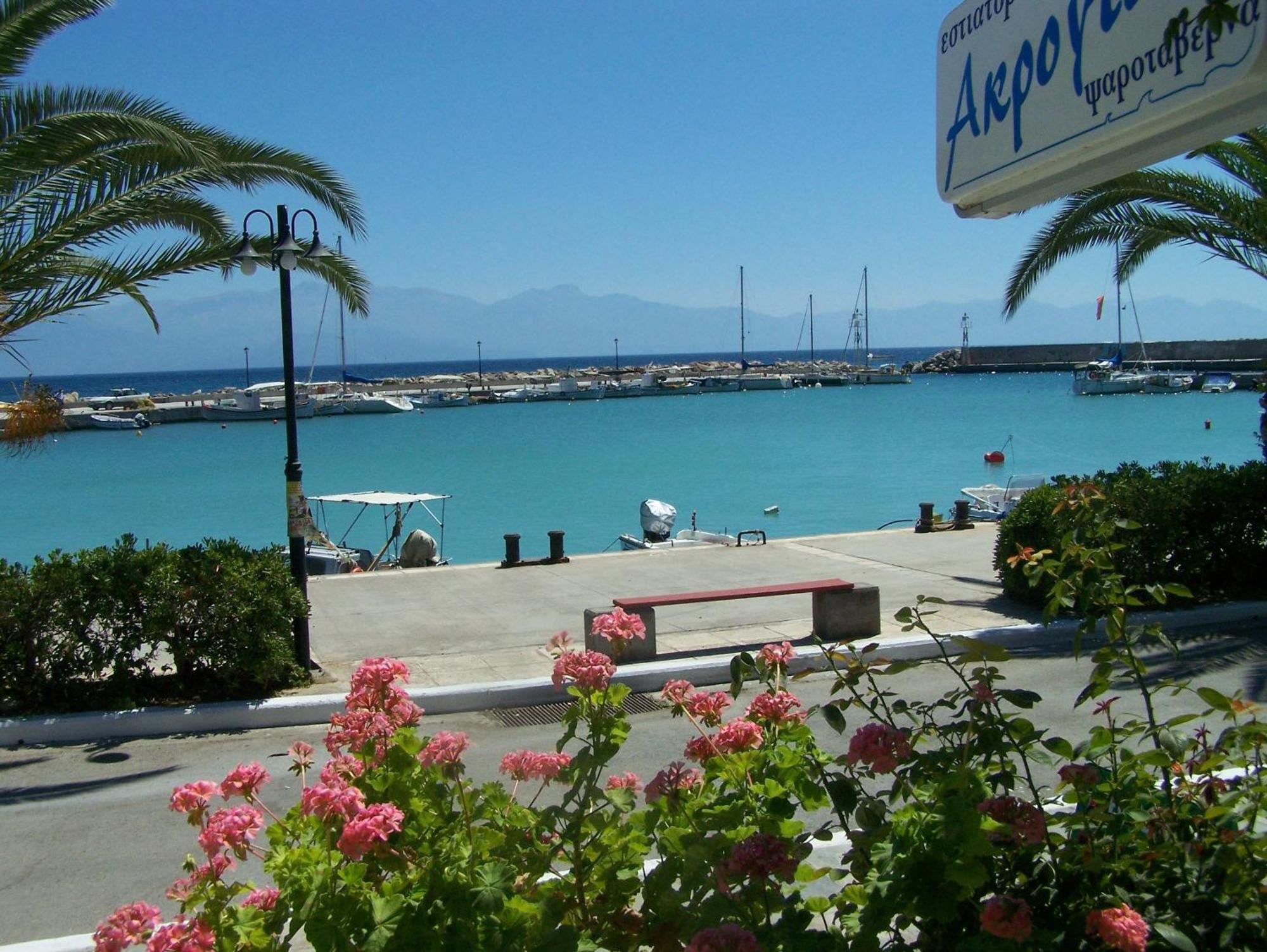 Akroyali & Aparthotel Messinia