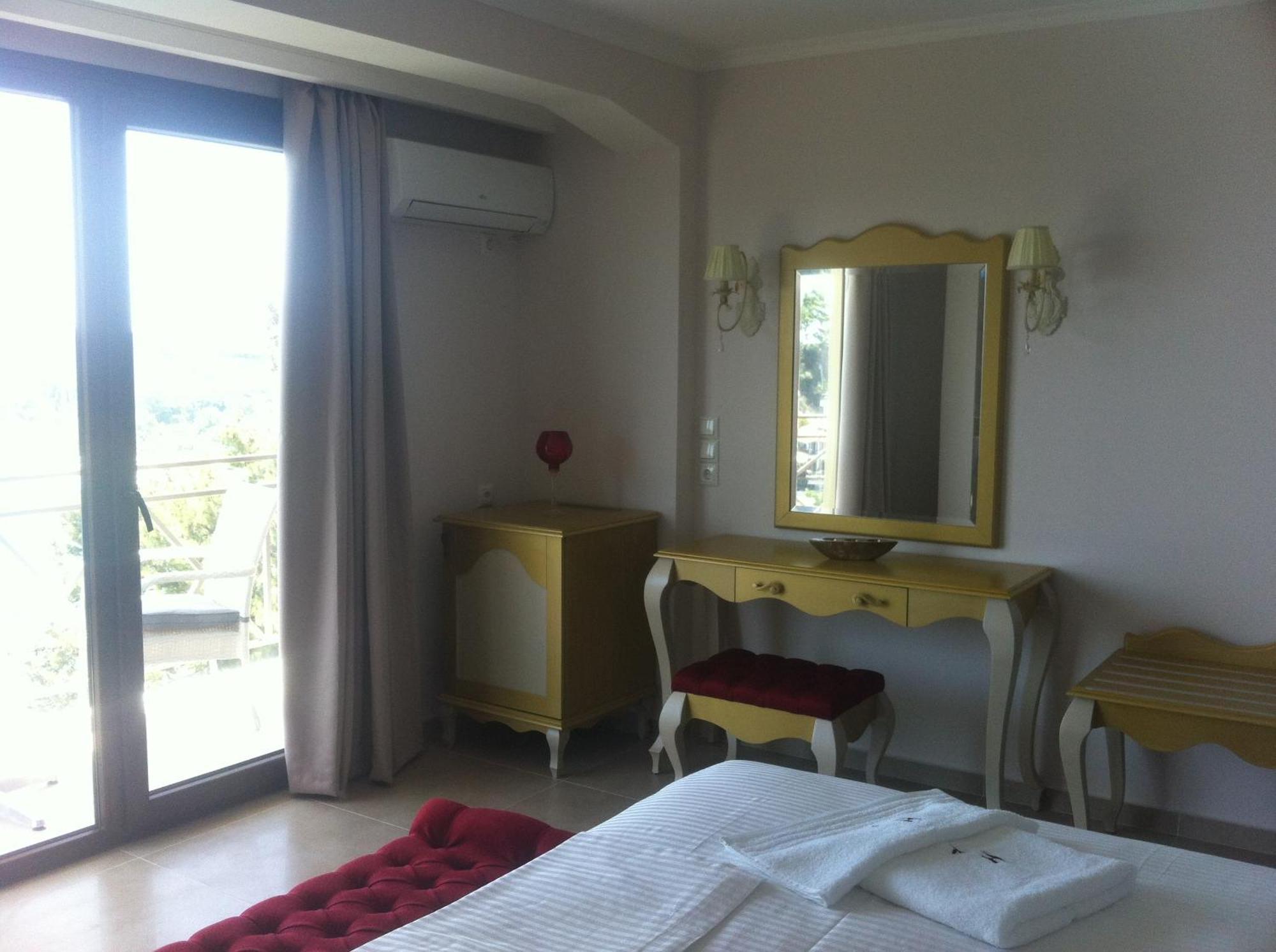 Palatino 4* Parga