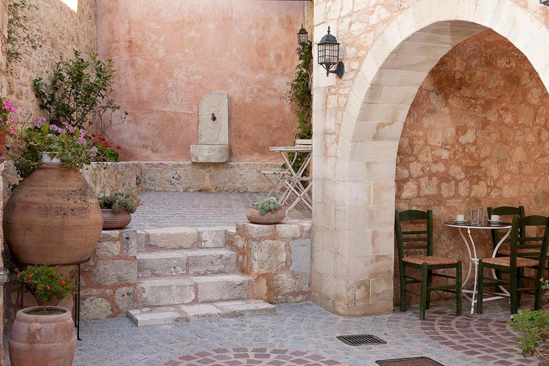 Apartment Traditional