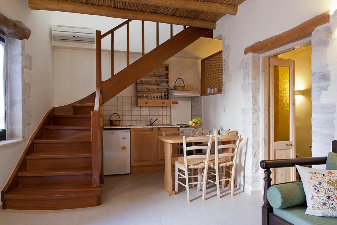 Traditional Apartment Kastellos