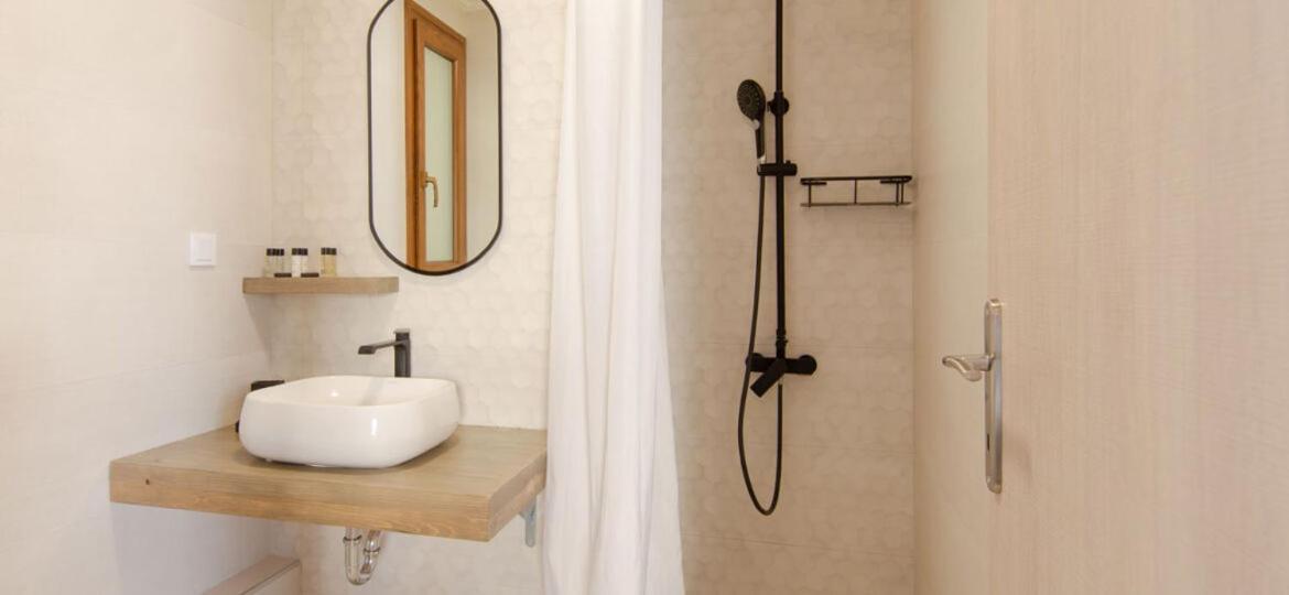 αlissachne Apartment *