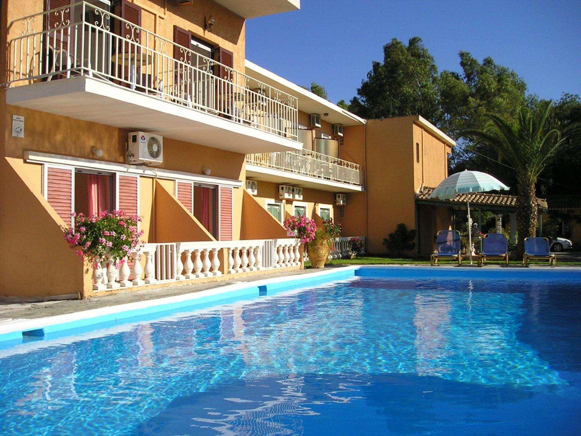 Aparthotel River & 3*