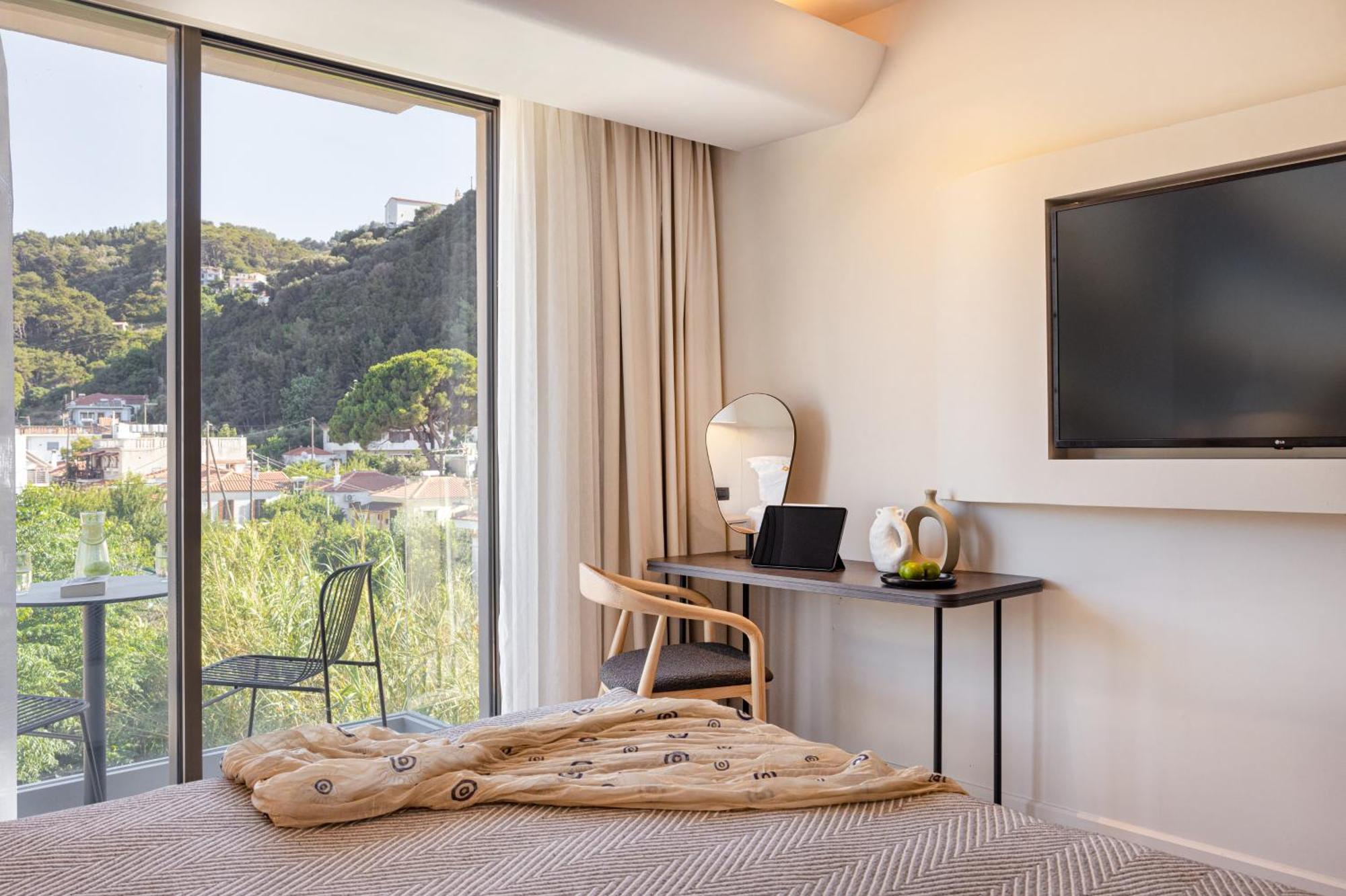 Hotel Erato By Samian Mare 4*