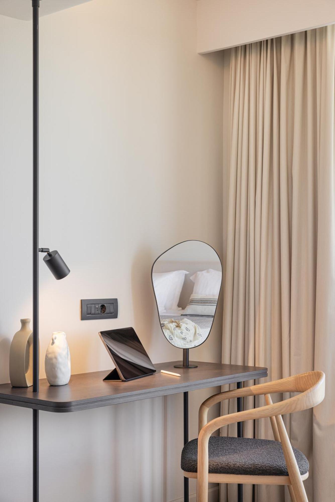 Erato By Samian Mare 4*