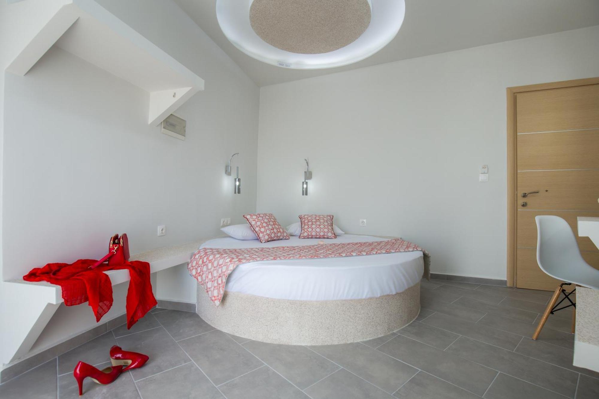 Oasis Hotel *
